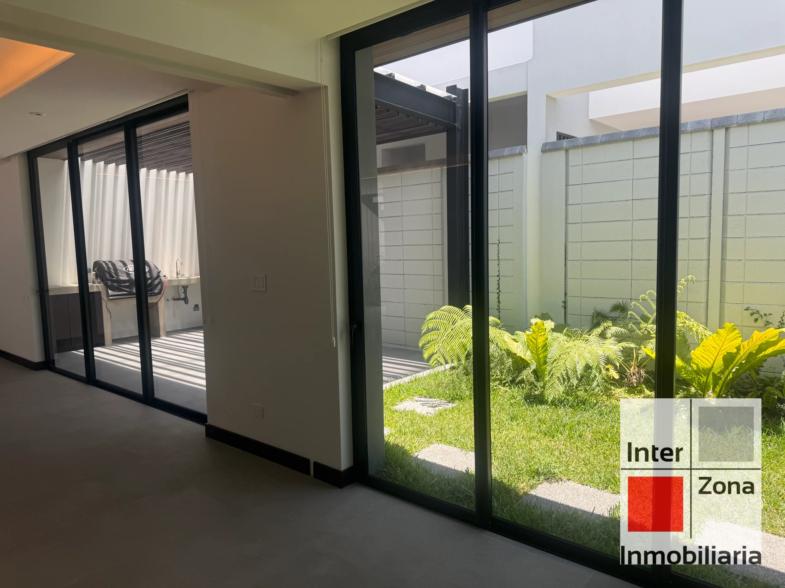 Casa en Molié, con elevador privado+panel solar. US$3,499 Junio 2026 — Casa en Alquiler en Zona 10, Guatemala, Ciudad — foto 8 de 16