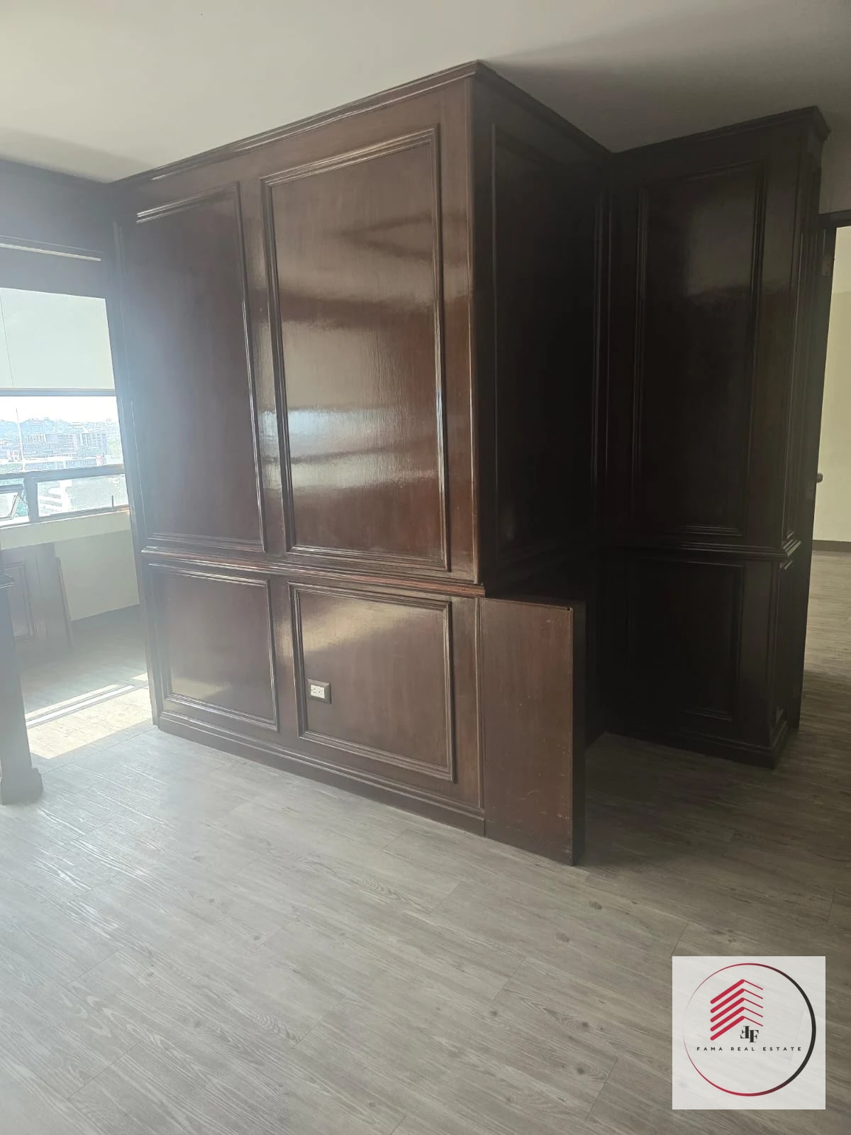 ALQUILER DE ESPACIOSA OFICINA EN EDIFICIO GEMINIS 10 EN ZONA 10 DE 140 M² — Oficina en Venta en Zona 10, Guatemala, Ciudad — foto 8 de 11
