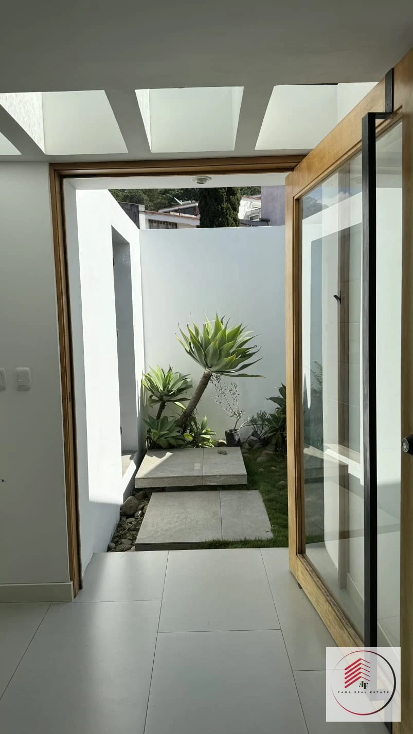ALQUILER DE CASA EN ZONA 15 REMODELADA DE 268 M² ATRAS DE MULTIMEDICA DENTRO DE GARITA — Casa en Alquiler en Zona 15, Guatemala, Ciudad — foto 4 de 17