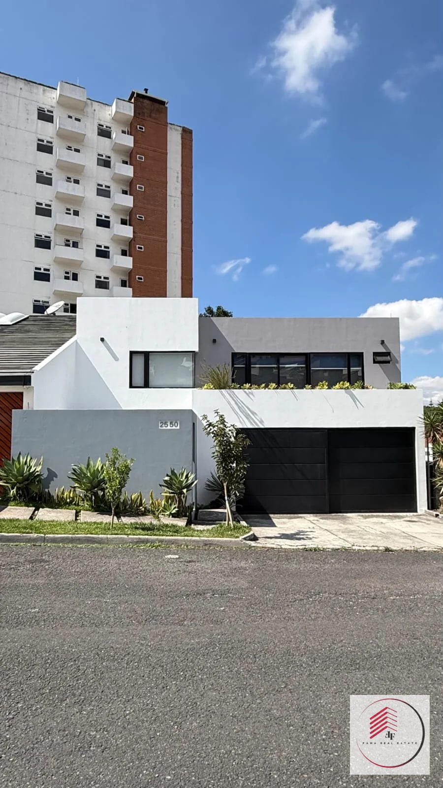 ALQUILER DE CASA EN ZONA 15 REMODELADA DE 268 M² ATRAS DE MULTIMEDICA DENTRO DE GARITA — Casa en Alquiler en Zona 15, Guatemala, Ciudad — foto 8 de 17