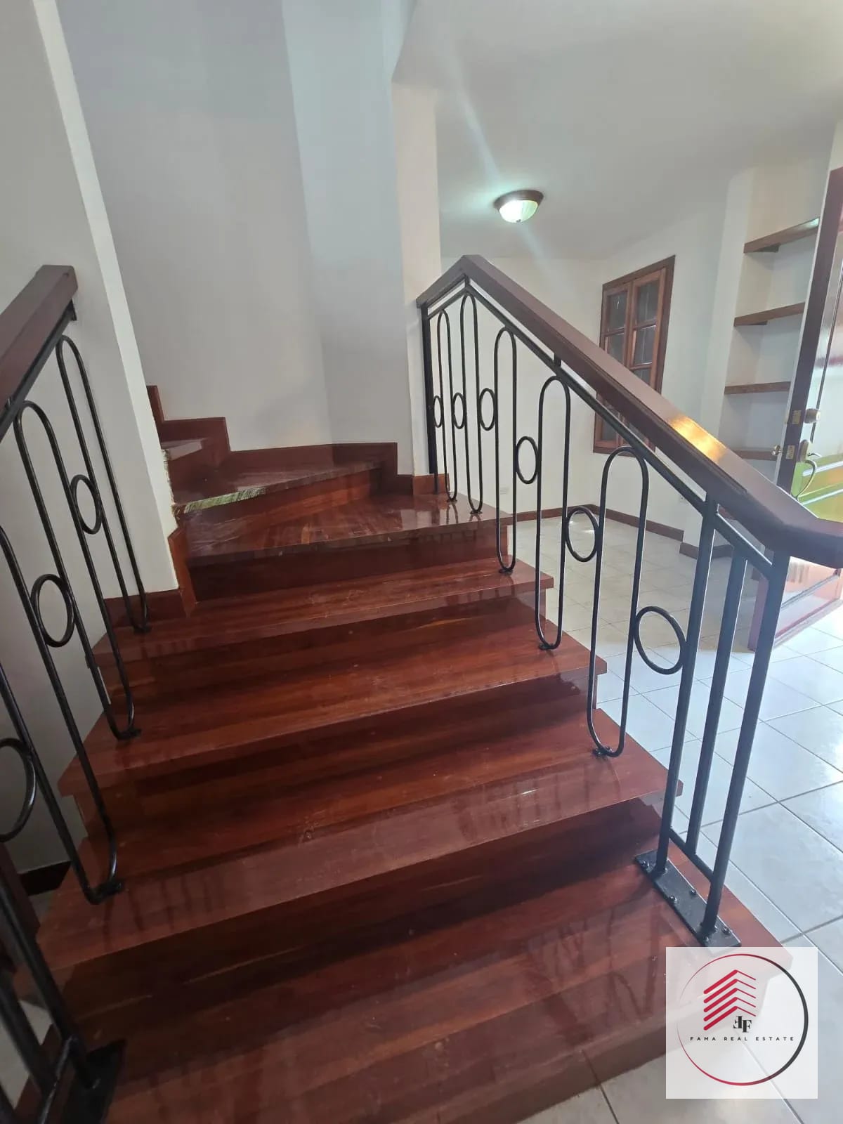 VENDO LINDA Y GRANDE CASA EN MANANTIALES CARRETERA A EL SALVADOR — Casa en Venta en San José Pinula, Guatemala, Ciudad — foto 14 de 17