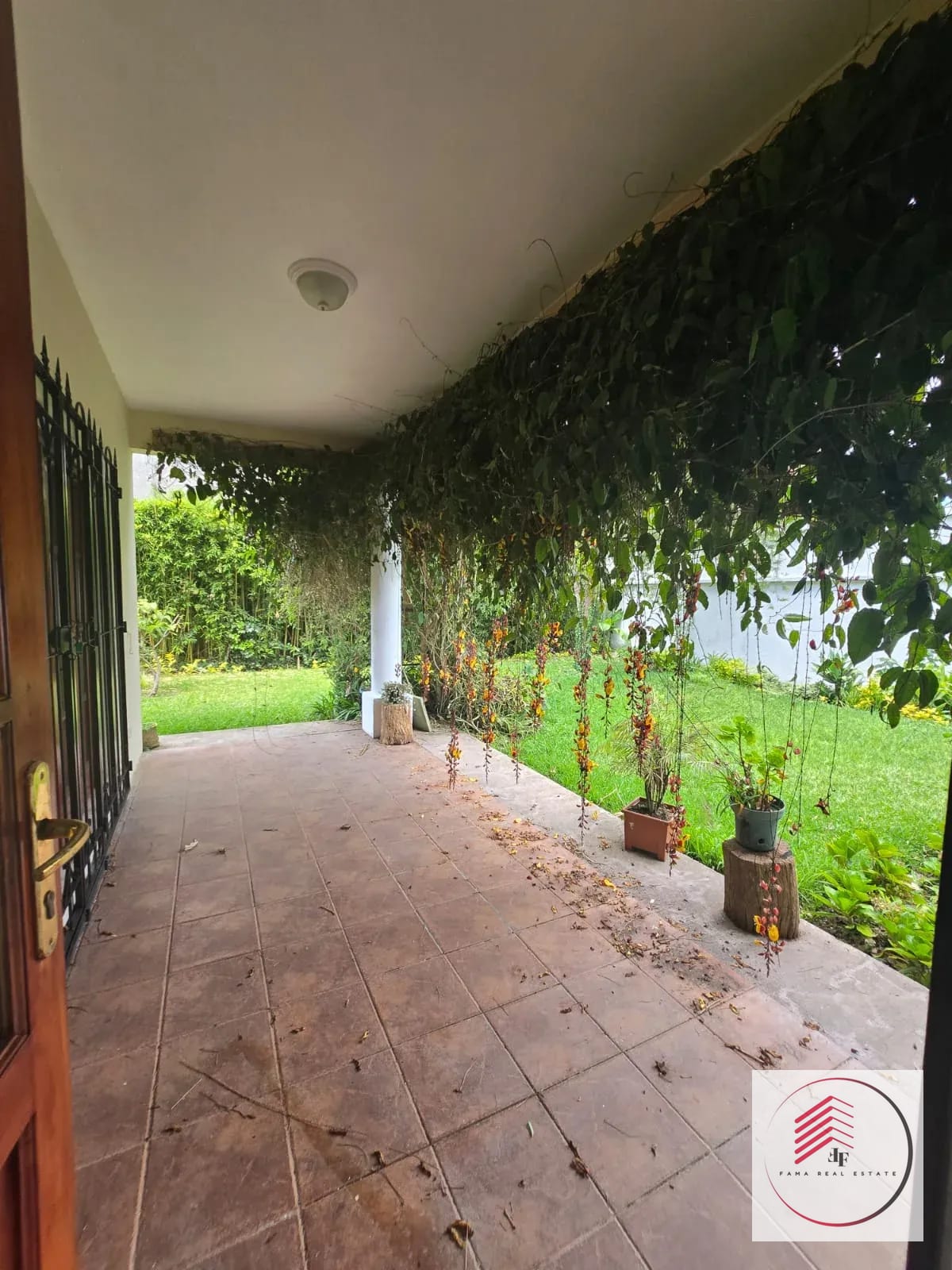 VENDO LINDA Y GRANDE CASA EN MANANTIALES CARRETERA A EL SALVADOR — Casa en Venta en San José Pinula, Guatemala, Ciudad — foto 12 de 17
