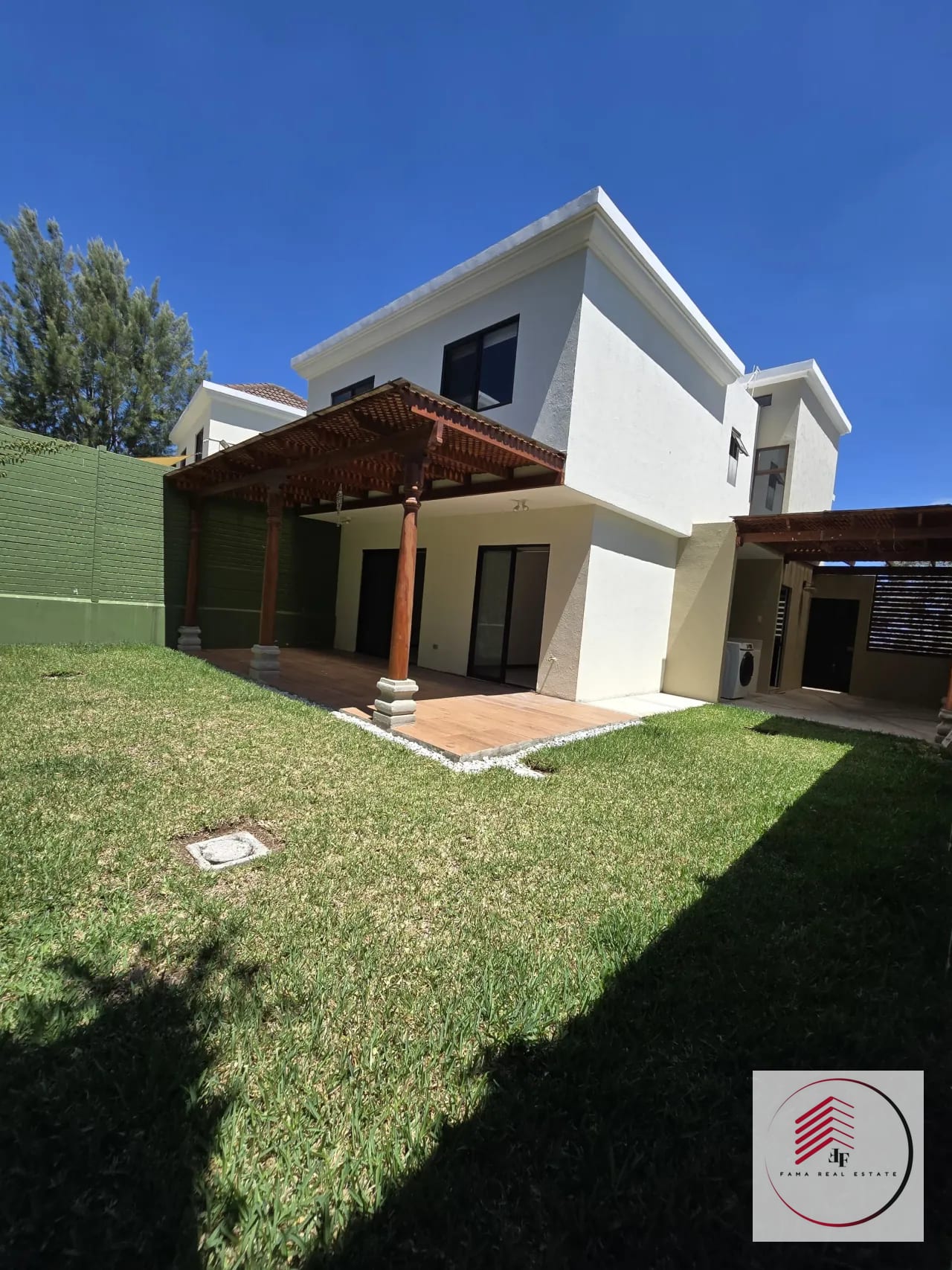 Venta de linda casa en Vistas de san Isidro Fase 1 zona 16 — Casa en Venta en San Isidro, Zona 16, Guatemala, Ciudad — foto 1 de 17
