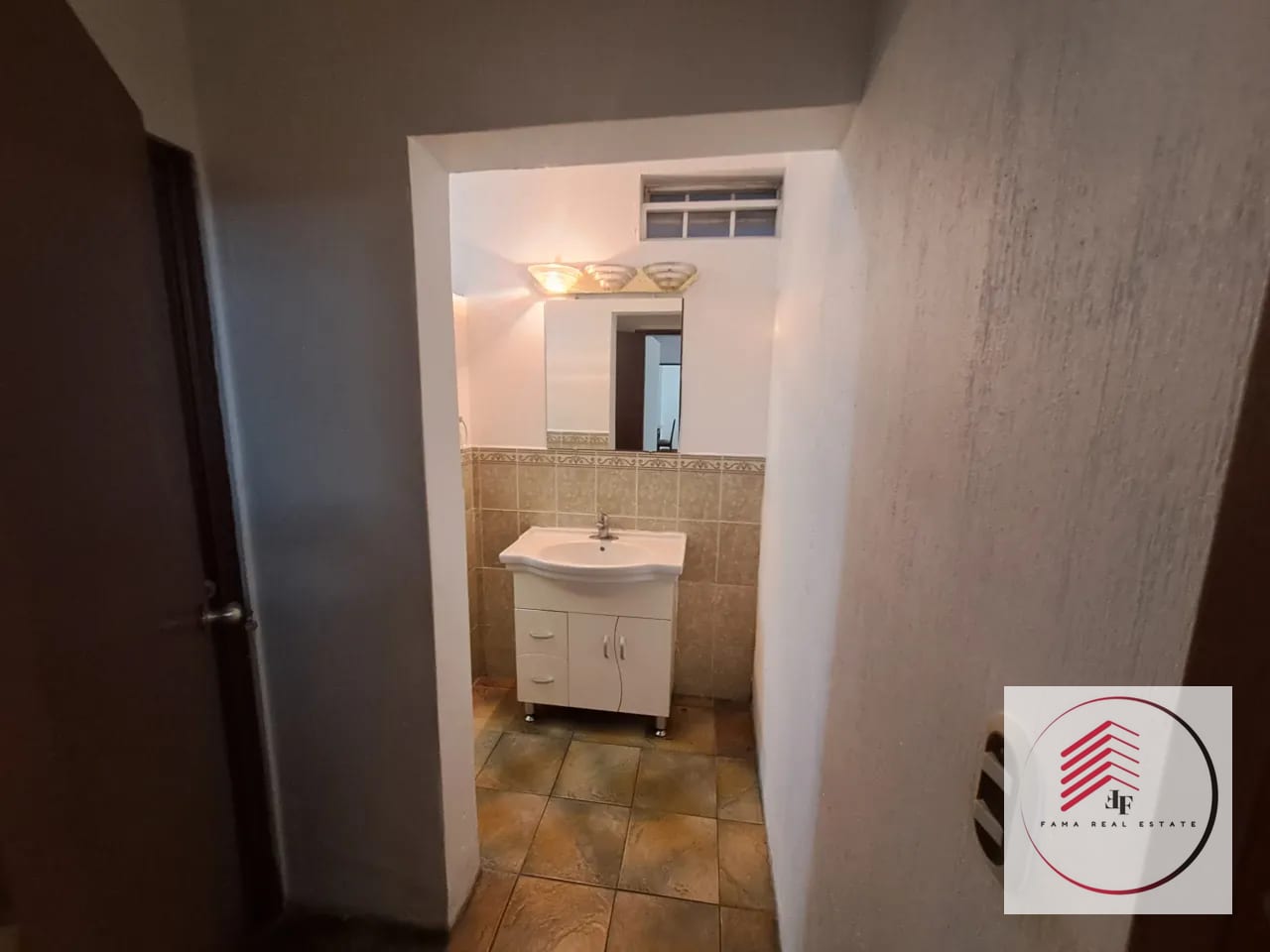Alquiler de apartamento de una habitación en Oakland zona 10 a una cuadra de Oakland mall — Casa en Alquiler en Zona 10, Guatemala, Ciudad — foto 9 de 12