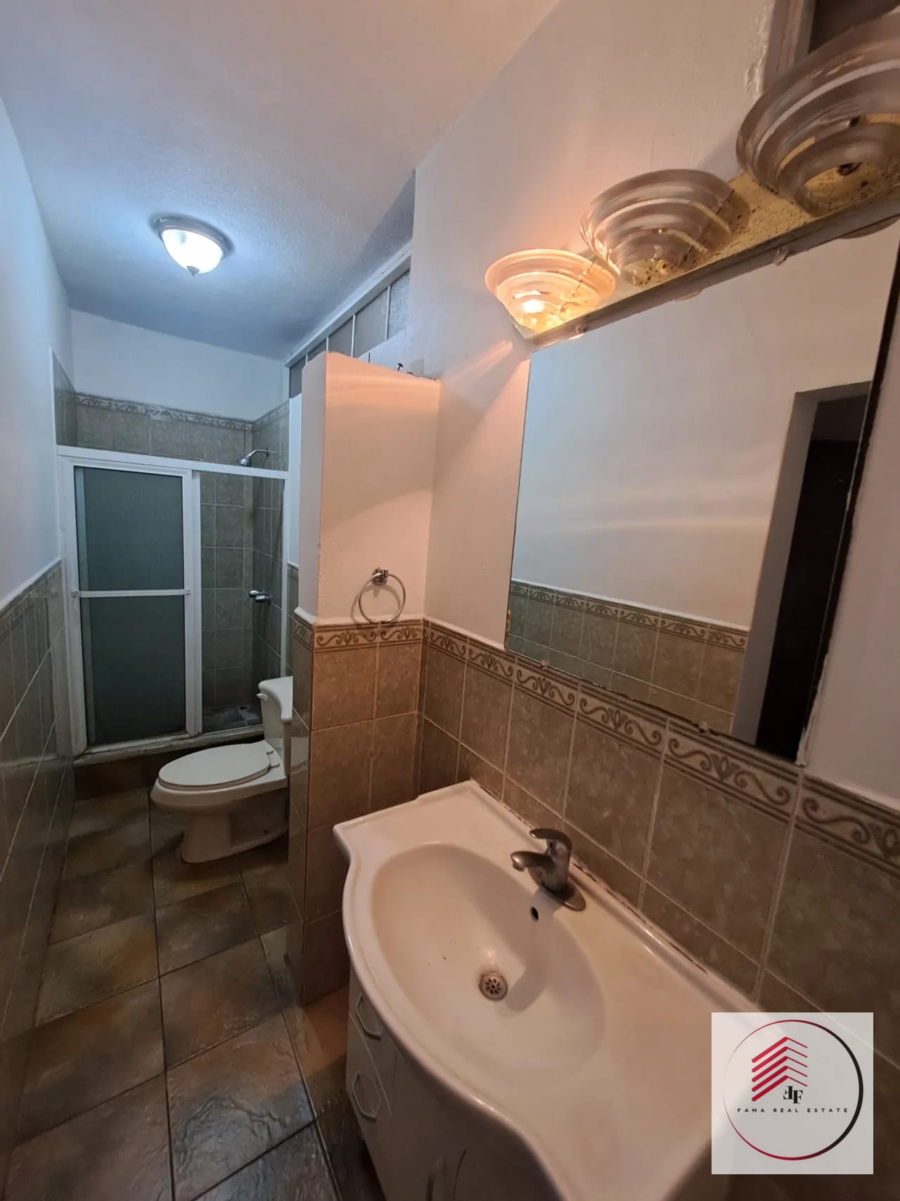 Alquiler de apartamento de una habitación en Oakland zona 10 a una cuadra de Oakland mall — Casa en Alquiler en Zona 10, Guatemala, Ciudad — foto 10 de 12