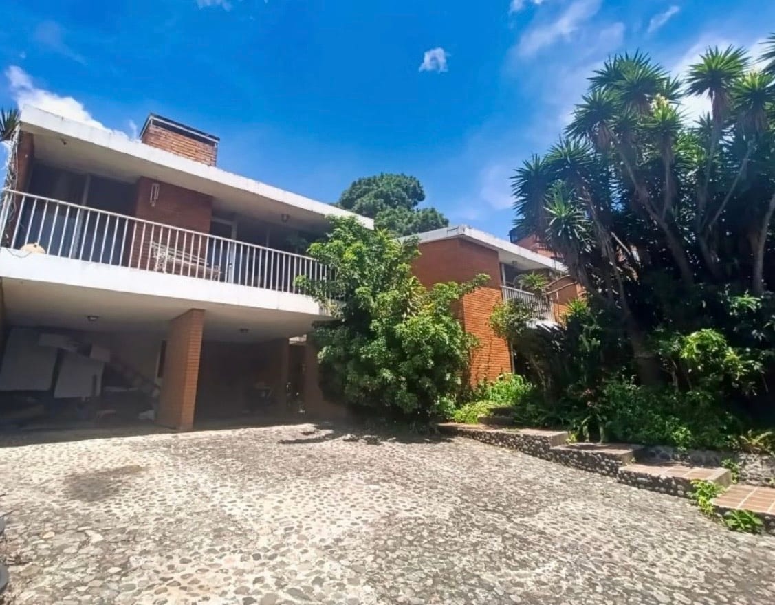 Venta de propiedad para remodelar o desarrollo en Zona 15 Vista Hermosa I — Casa en Venta en Vista Hermosa I, Zona 15, Guatemala, Ciudad — foto 1 de 8