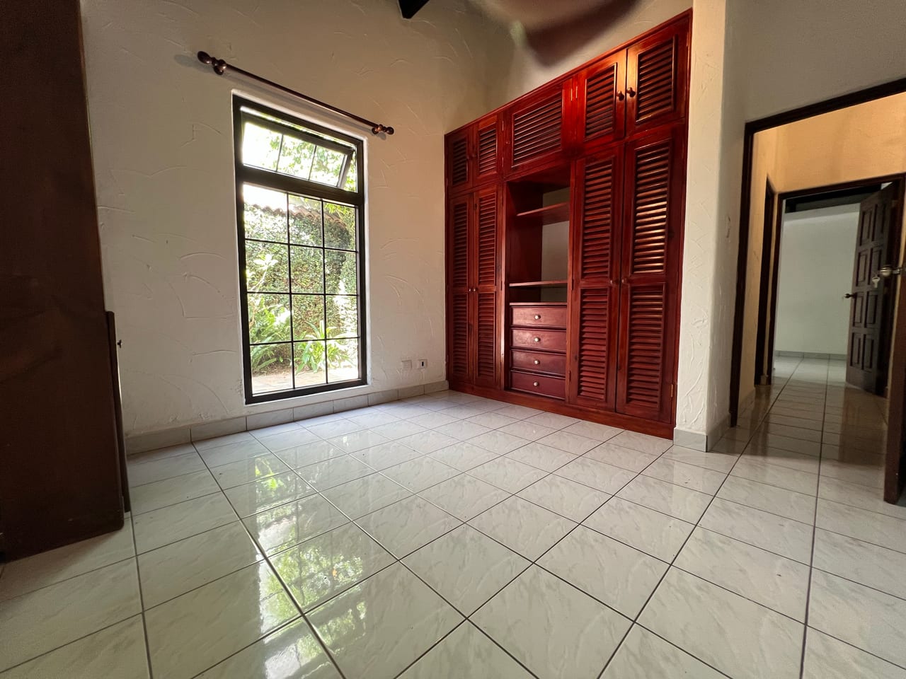 Alquiler casa de 1 Nivel y 4 Dormitorios | Terravista Km 16.5 Carr. Olmeca — Casa en Alquiler en Terravista, Carretera a El Salvador, Guatemala, Ciudad — foto 5 de 16