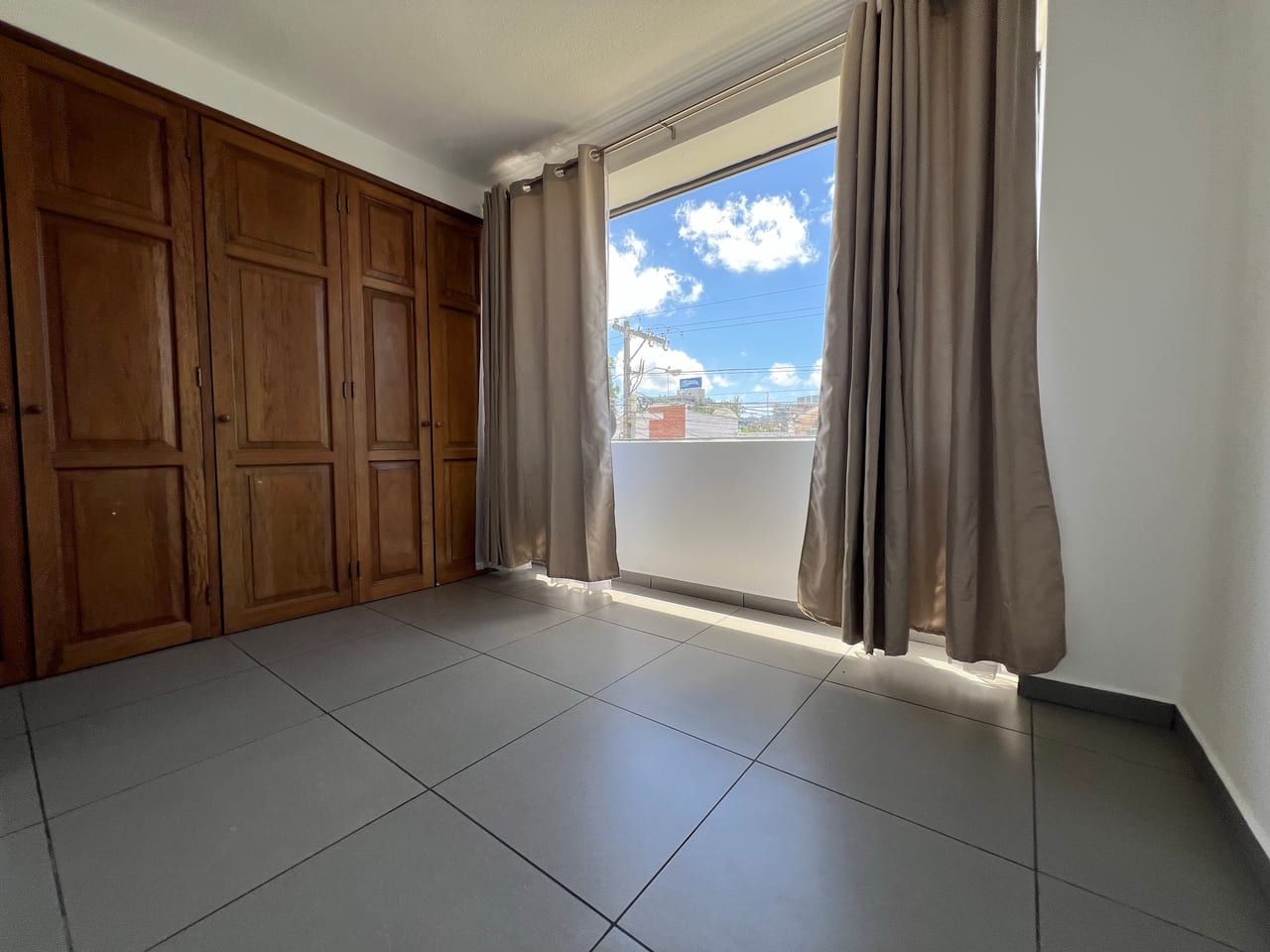 Venta amplio apartamento 3 Dormitorios | Moradas del Acueducto zona 10 — Apartamento en Venta en Moradas del Acueducto, Zona 10, Guatemala, Ciudad — foto 9 de 13