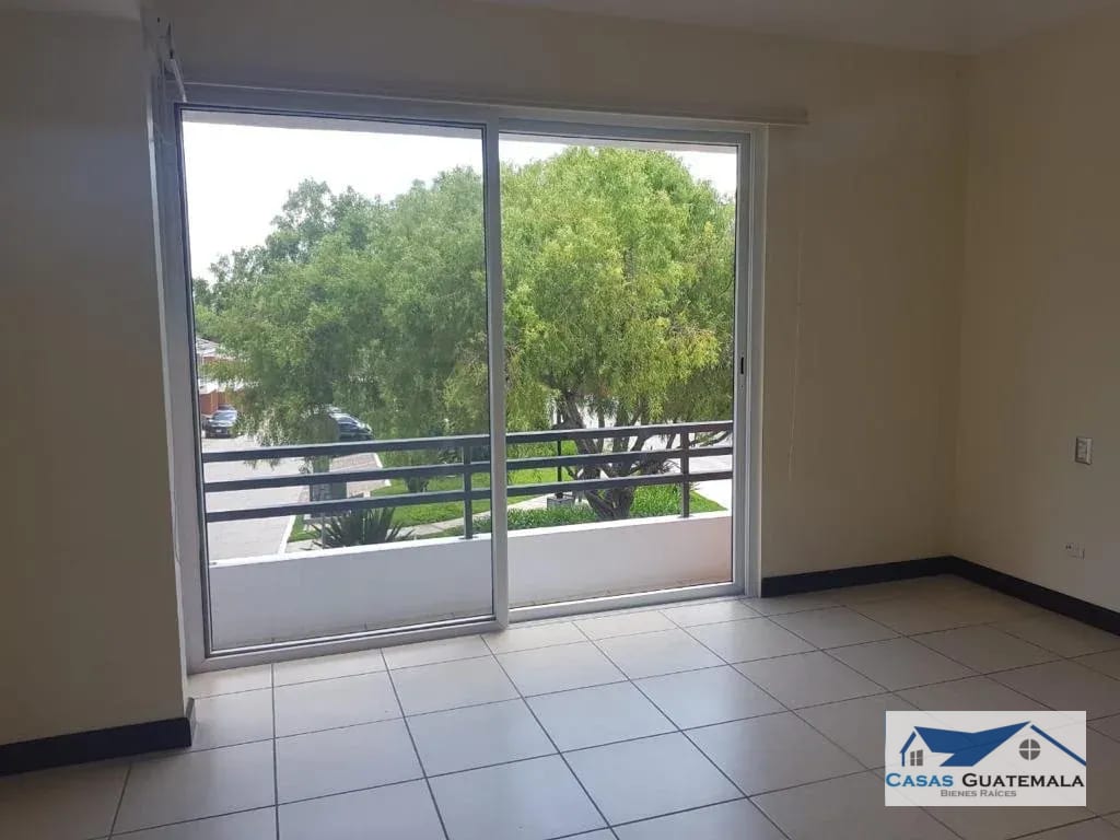 Rento casa en Zona 16 SAN ISIDRO CONDOMINIO EXCLUSIVO — Casa en Alquiler en Zona 16, Guatemala, Ciudad — foto 4 de 17