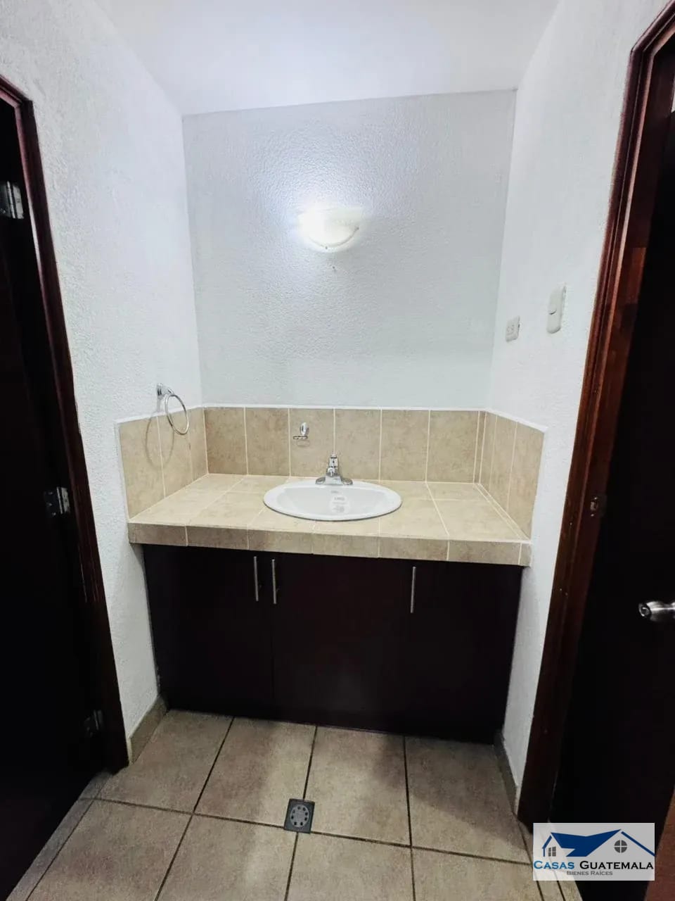 Casa en Venta km. 16.5 Carr. al Salvador Ingreso Olmeca — Casa en Venta en Bosques de Arrazola, Carretera a El Salvador, Guatemala, Ciudad — foto 16 de 17