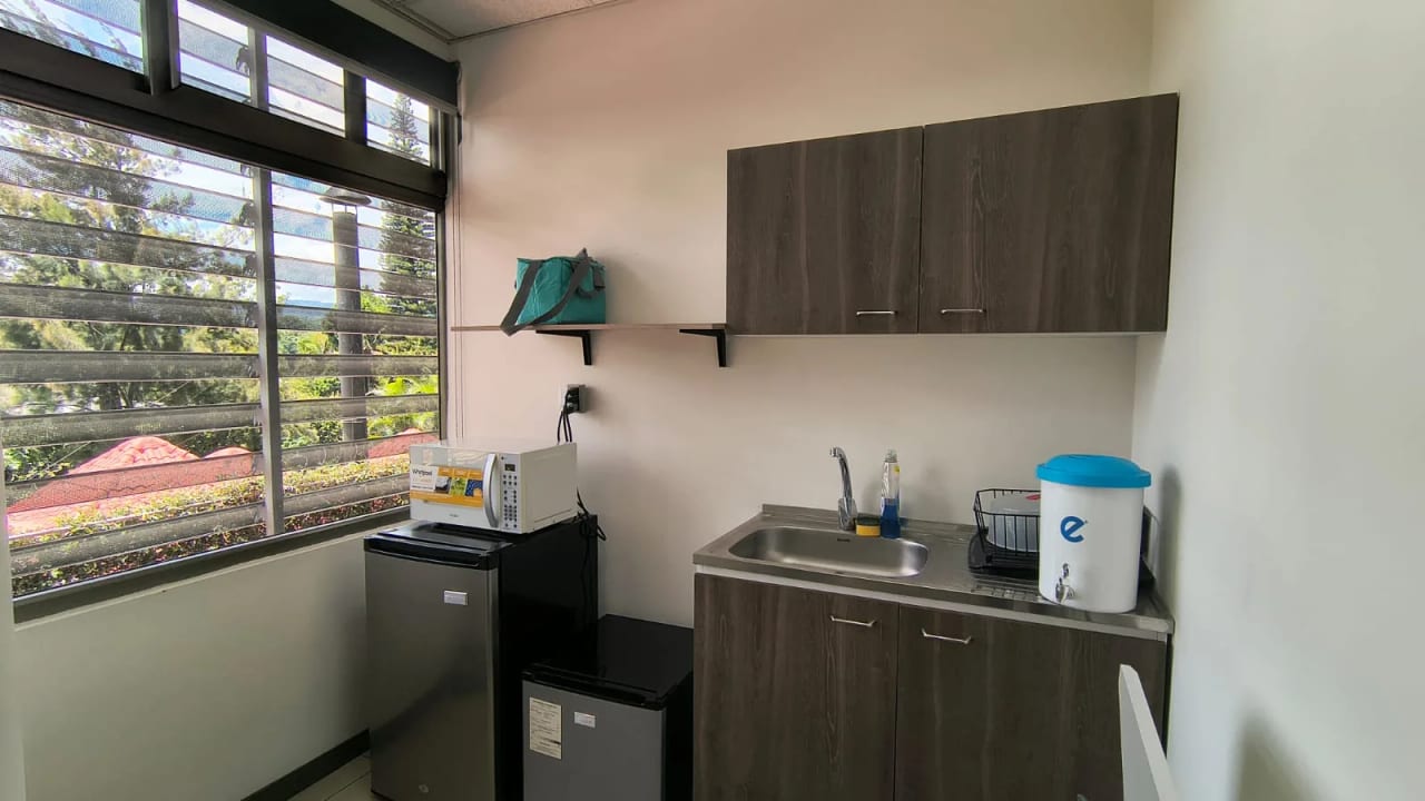 Rento Clínica Médica Edificio Sixtino 1, Zona 10 — Clínica en Alquiler en Sixtino I, Zona 10, Guatemala, Ciudad — foto 6 de 6