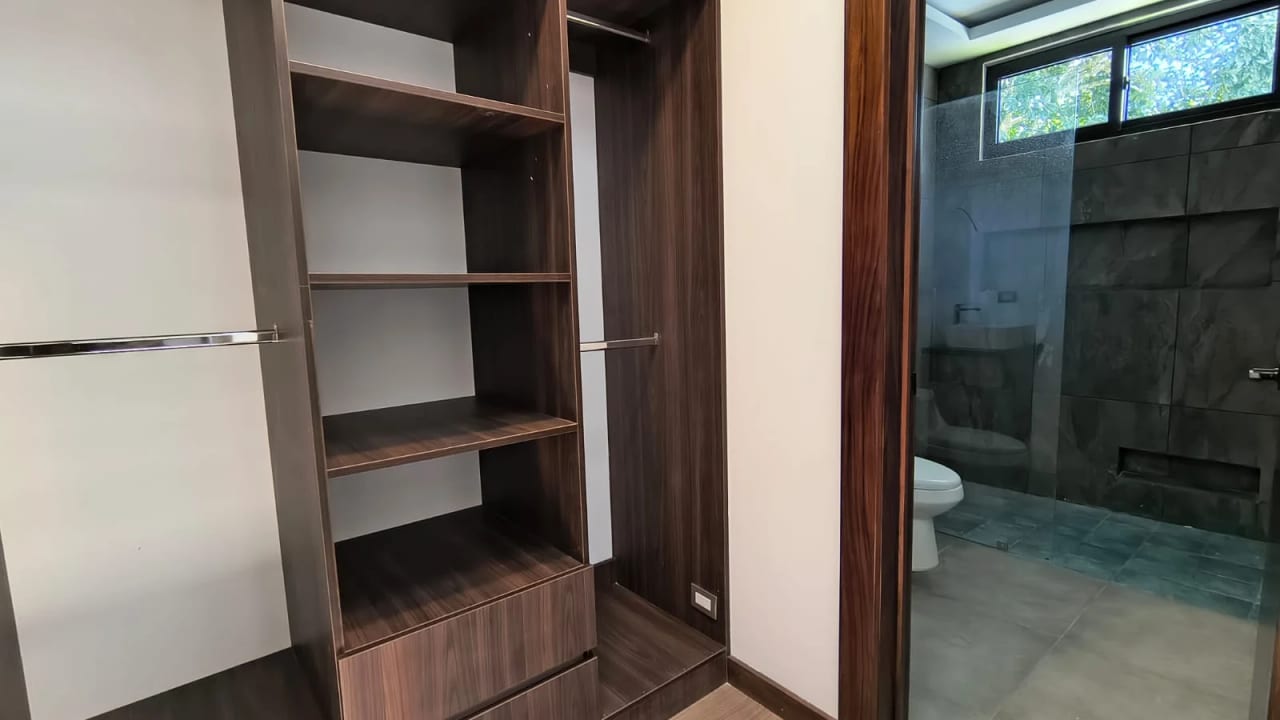 Casa Nueva Moderna en venta CAES Km 25 — Casa en Venta en Santa Elena Barillas, Guatemala, Ciudad — foto 13 de 14