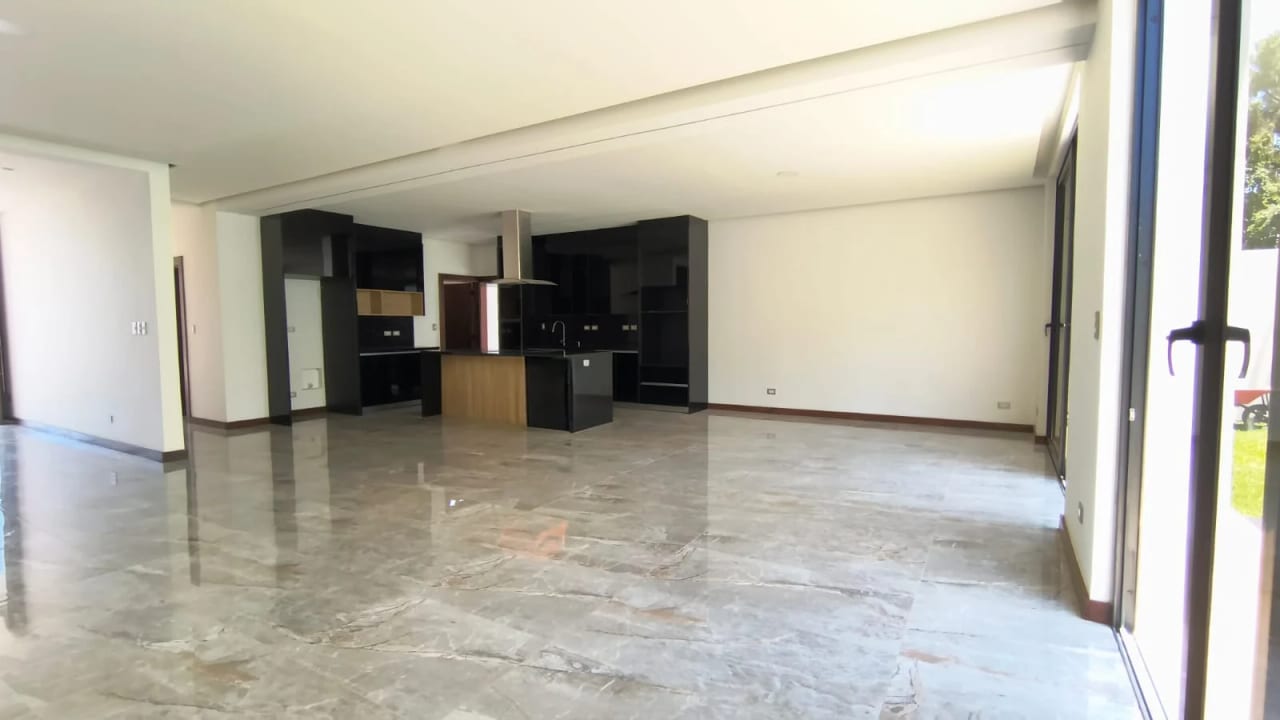 Casa Nueva Moderna en venta CAES Km 25 — Casa en Venta en Santa Elena Barillas, Guatemala, Ciudad — foto 3 de 14
