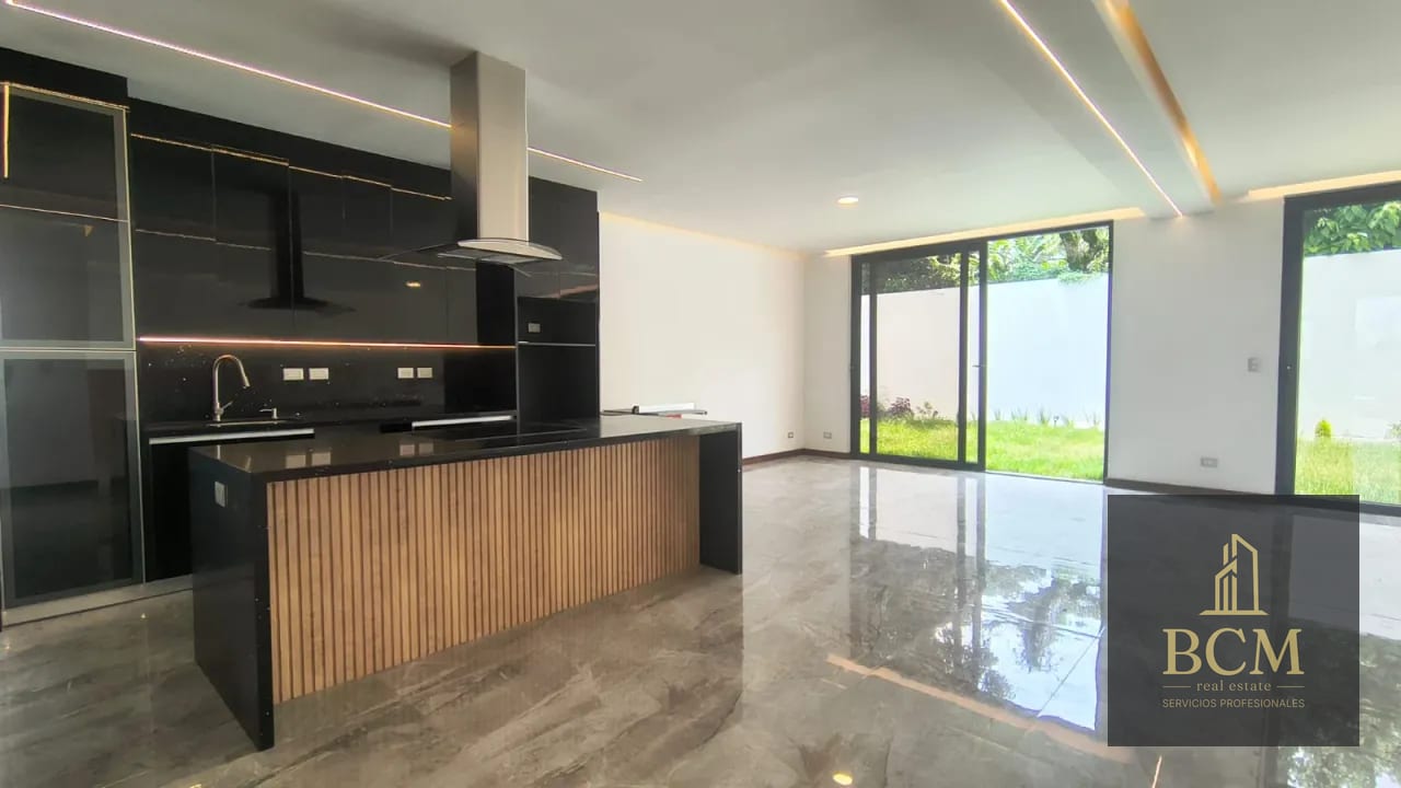 Casa en venta Carretera a El Salvador — Casa en Venta en Santa Elena Barillas, Guatemala, Ciudad — foto 2 de 14