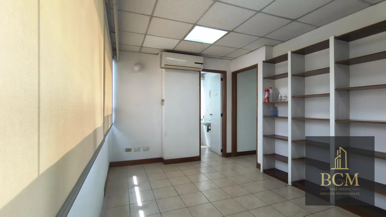 Clínica en Renta z. 10 — Clínica en Alquiler en Zona 10, Guatemala, Ciudad — foto 2 de 11
