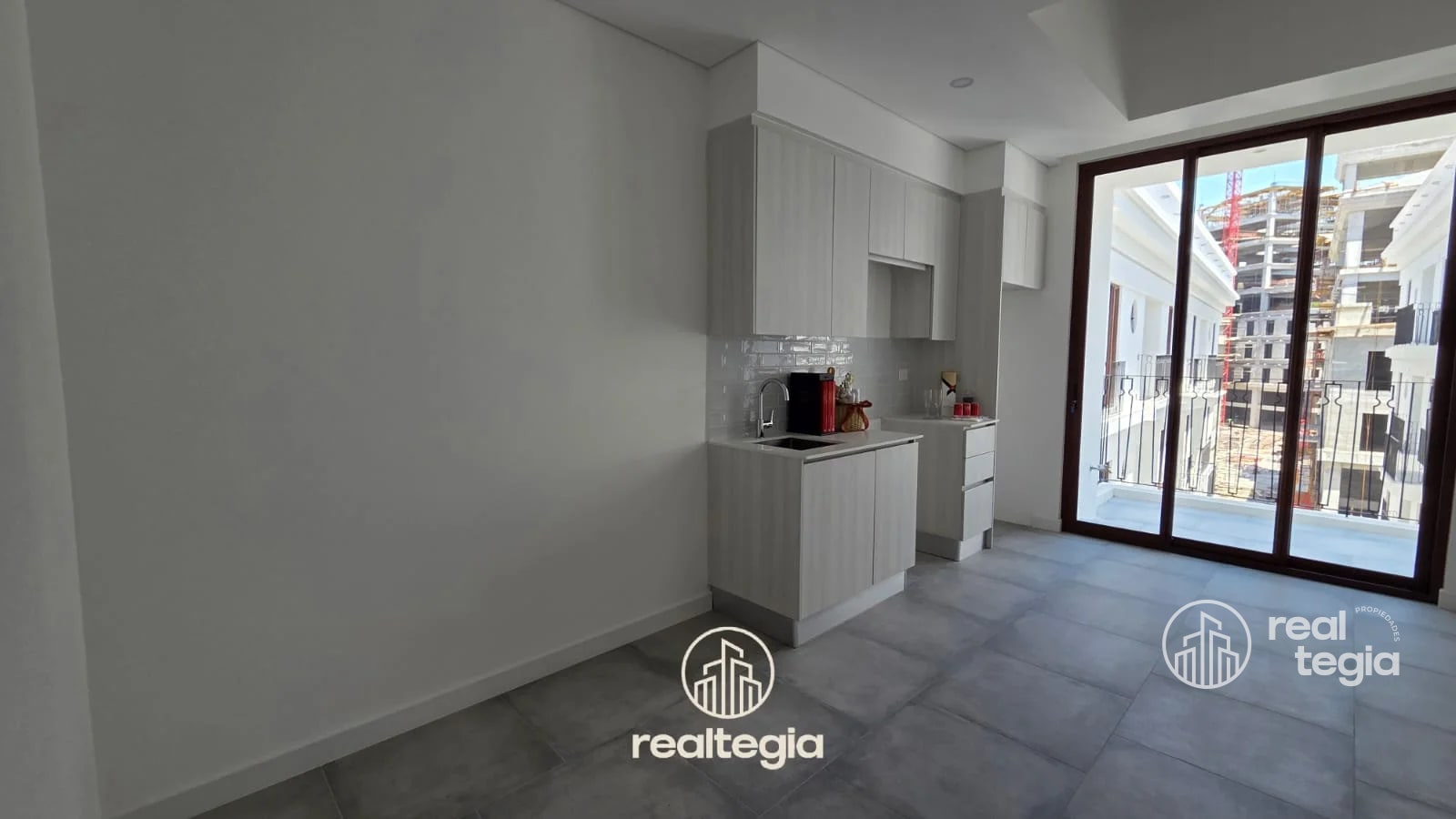 APARTAMENTO EN ANTARES DE CAYALÁ ZONA 16 — Apartamento en Venta en Antares de Cayalá, Zona 16, Guatemala, Ciudad — foto 3 de 8