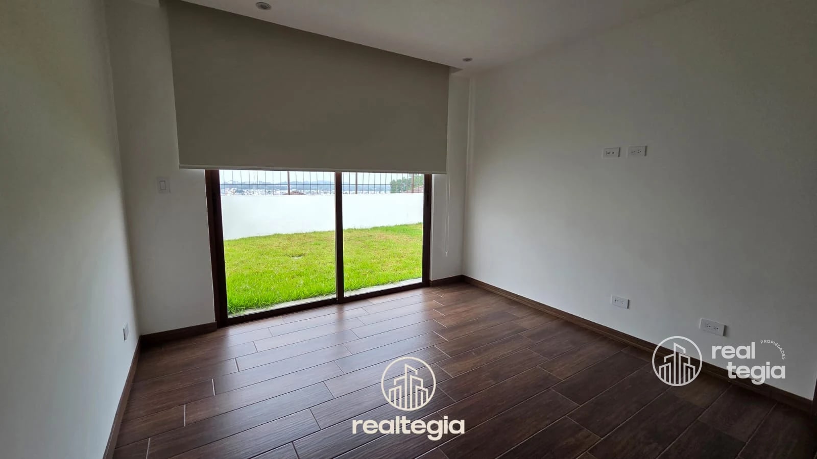 CASAS ALTOS DE LOMAS DE SAN ISIDRO ZONA 16 — Casa en Venta en Zona 16, Guatemala, Ciudad — foto 9 de 17