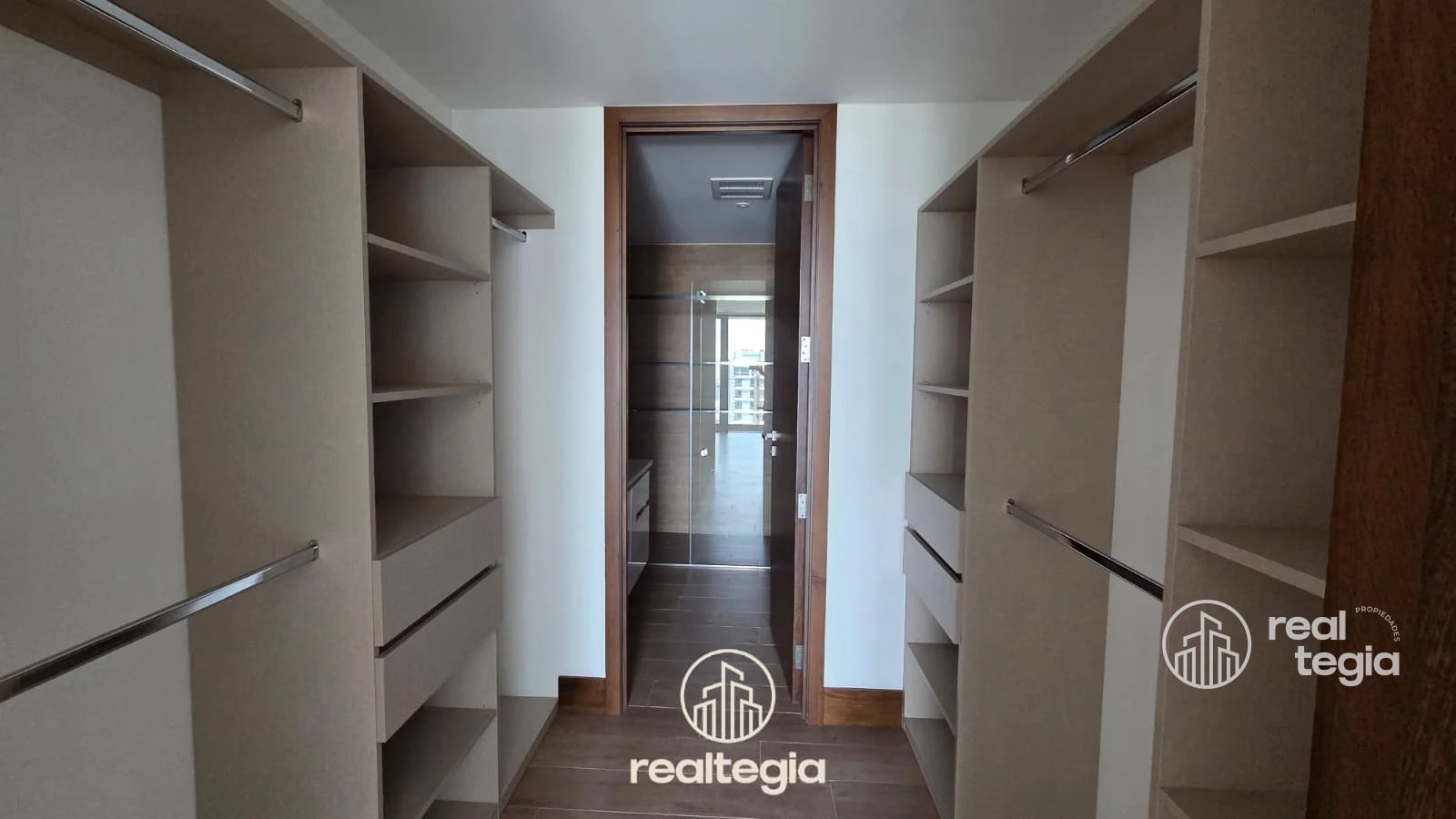 APARTAMENTO EN GUARA ZONA 15 — Apartamento en Alquiler en Zona 15, Guatemala, Ciudad — foto 12 de 17