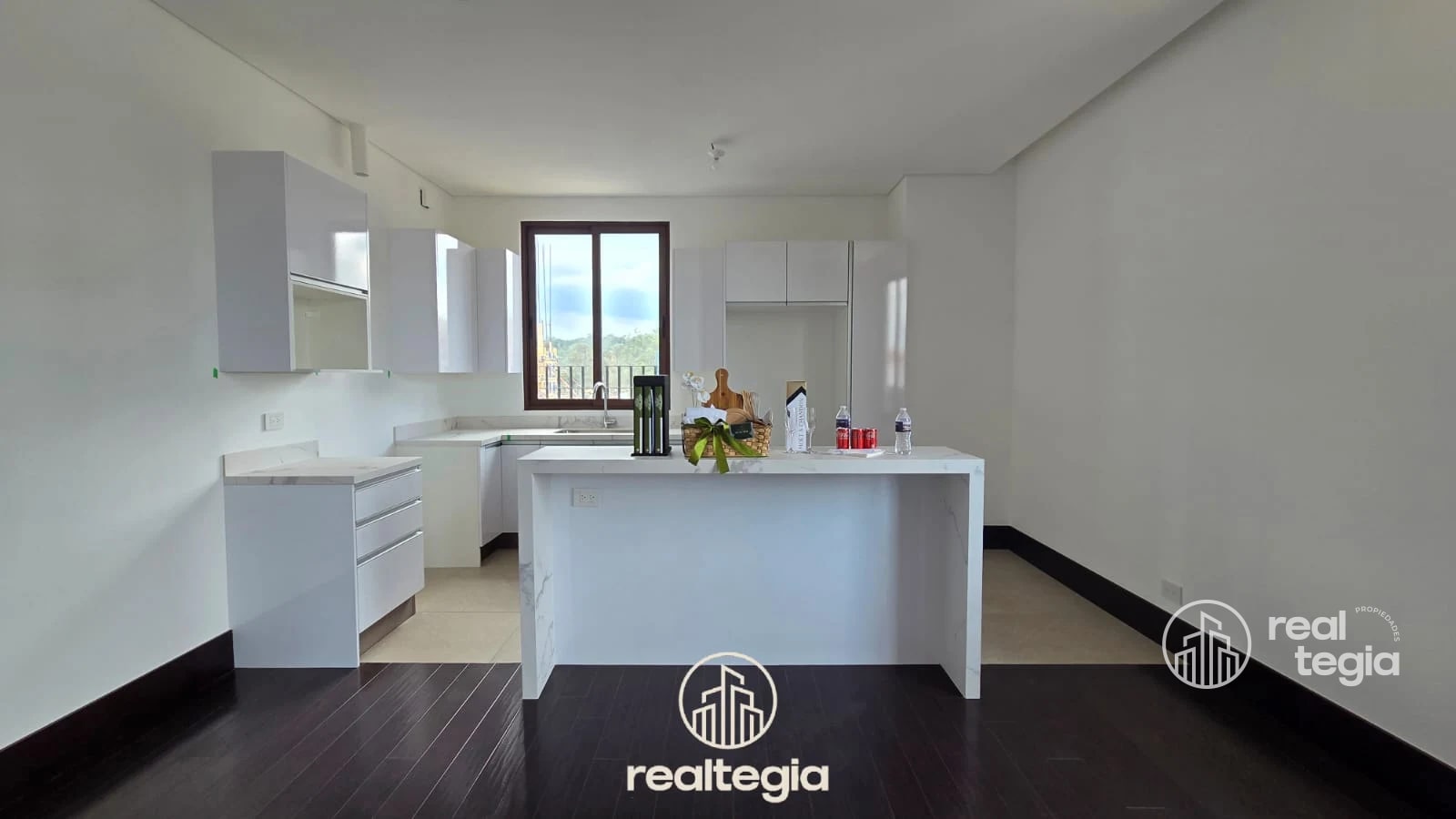 PENTHOUSE NOGALES DE CAYALÁ ZONA 16 — Apartamento en Venta en Zona 16, Guatemala, Ciudad — foto 1 de 17