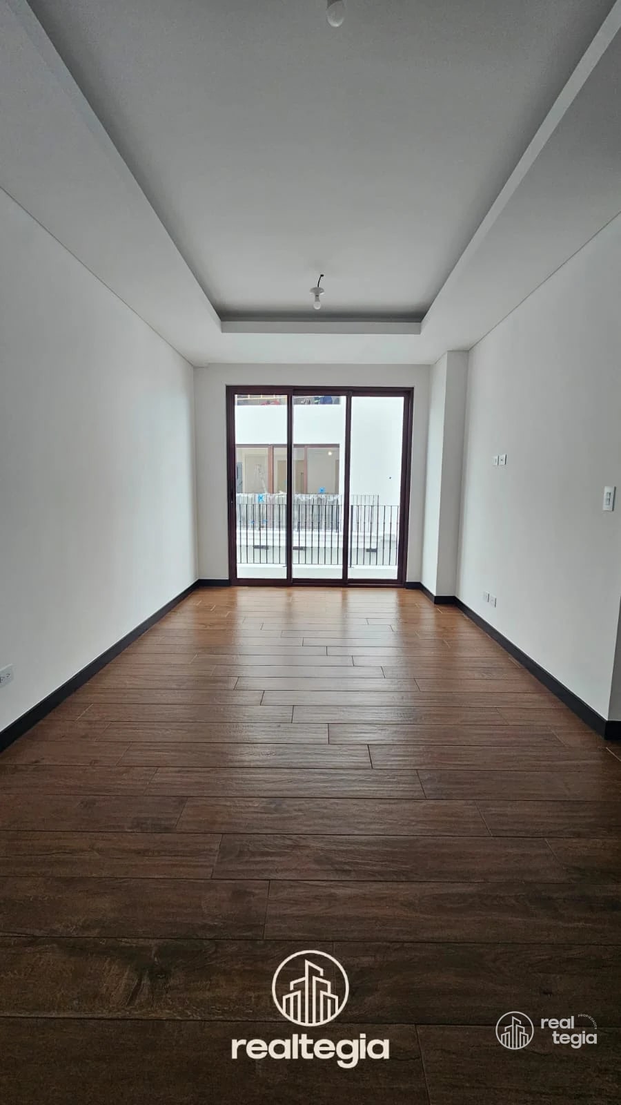 APARTAMENTO EN VENTA LIRIOS DE CAYALÁ ZONA 16 — Apartamento en Venta en Zona 16, Guatemala, Ciudad — foto 2 de 8