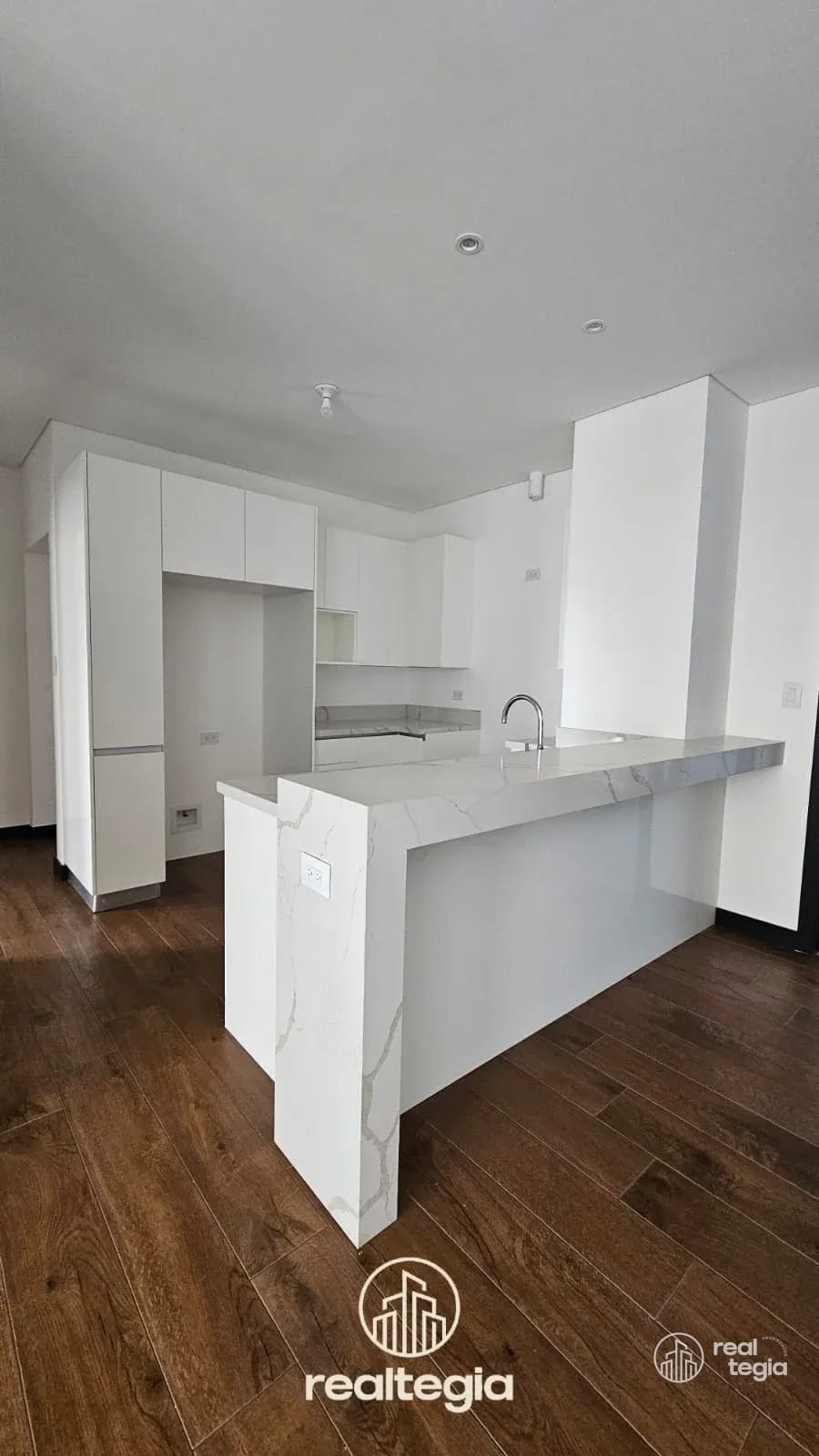 APARTAMENTO EN VENTA LIRIOS DE CAYALÁ ZONA 16 - Image 1