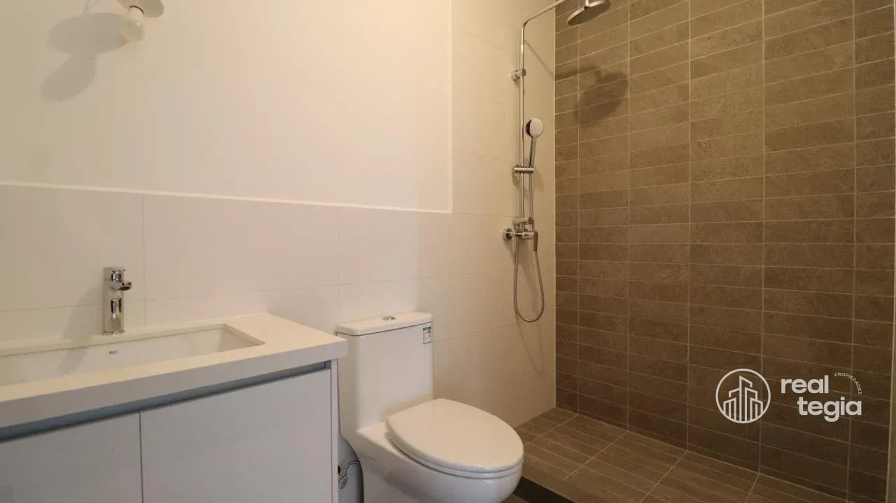 APARTAMENTO LIRIOS DE CAYALÁ ZONA 16 — Apartamento en Alquiler en Zona 16, Guatemala, Ciudad — foto 6 de 7