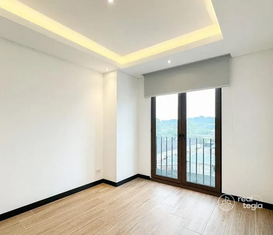 APARTAMENTO EN LIRIOS DE CAYALÁ ZONA 16 — Apartamento en Alquiler en Zona 16, Guatemala, Ciudad — foto 4 de 4