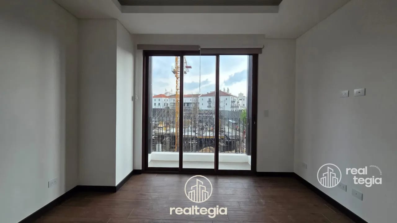 APARTAMENTO LIRIOS DE CAYALÁ ZONA 16 — Apartamento en Alquiler en Zona 16, Guatemala, Ciudad — foto 3 de 9