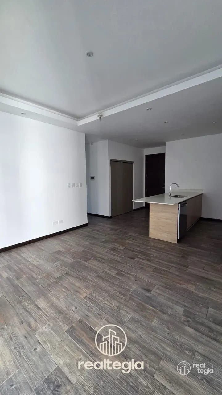 APARTAMENTO EN LIRIOS DE CAYALÁ ZONA 16 — Apartamento en Alquiler en Zona 16, Guatemala, Ciudad — foto 4 de 16