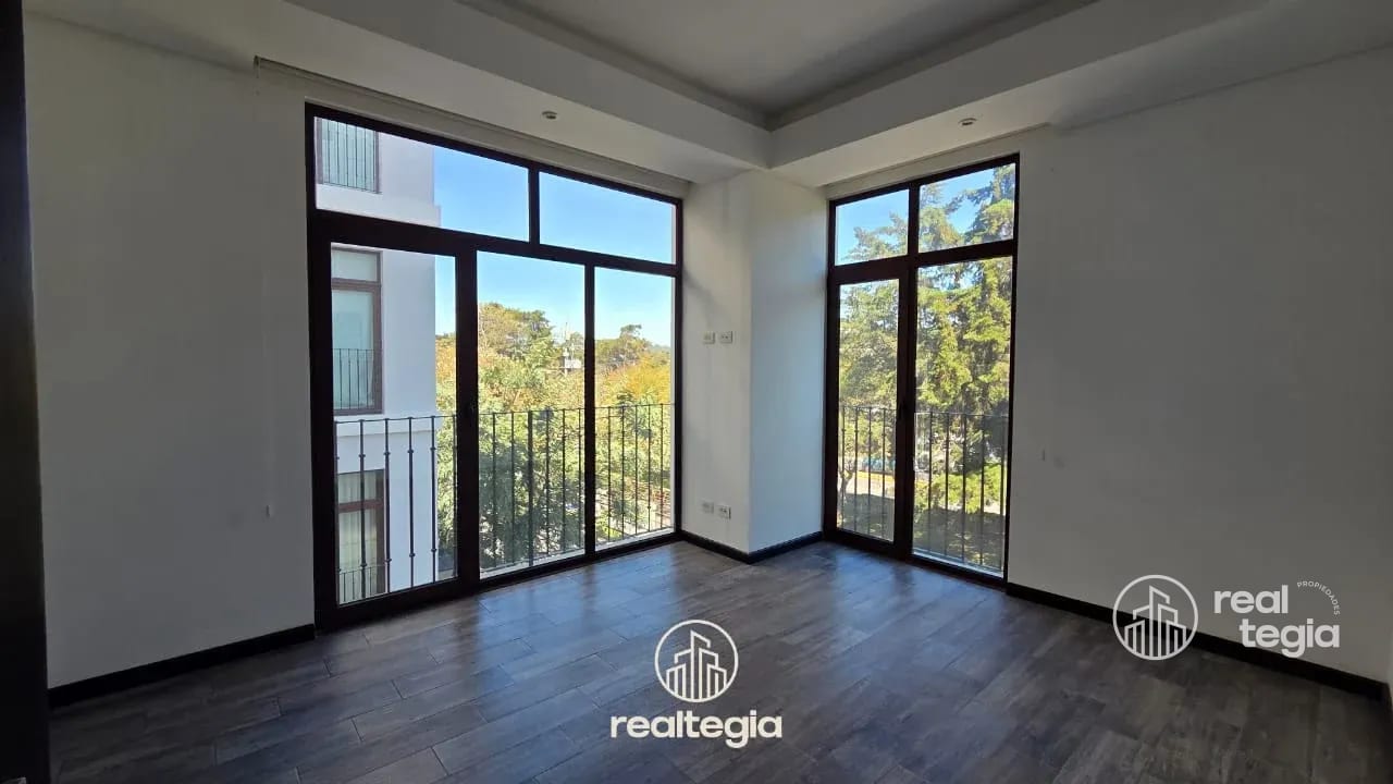 APARTAMENTO EN LIRIOS DE CAYALÁ ZONA 16 — Apartamento en Alquiler en Zona 16, Guatemala, Ciudad — foto 6 de 16
