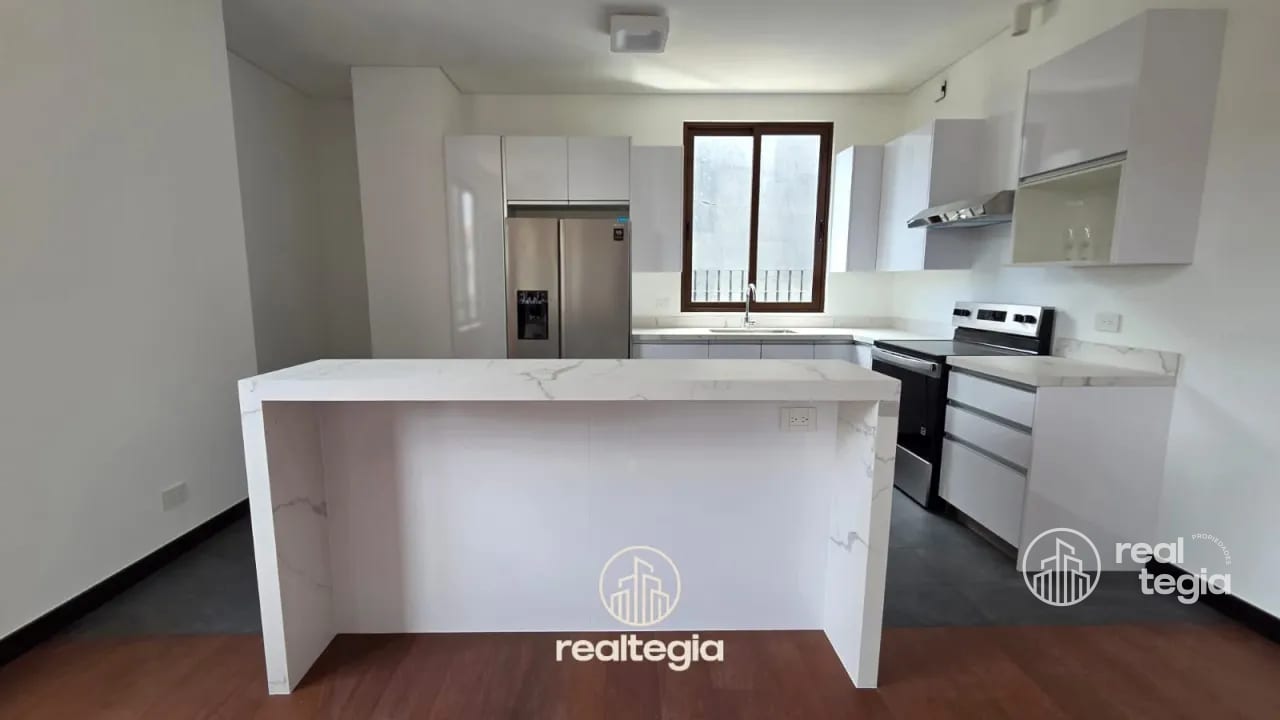 APARTAMENTO NOGALES DE CAYALÁ ZONA 16 — Apartamento en Venta en Zona 16, Guatemala, Ciudad — foto 2 de 17