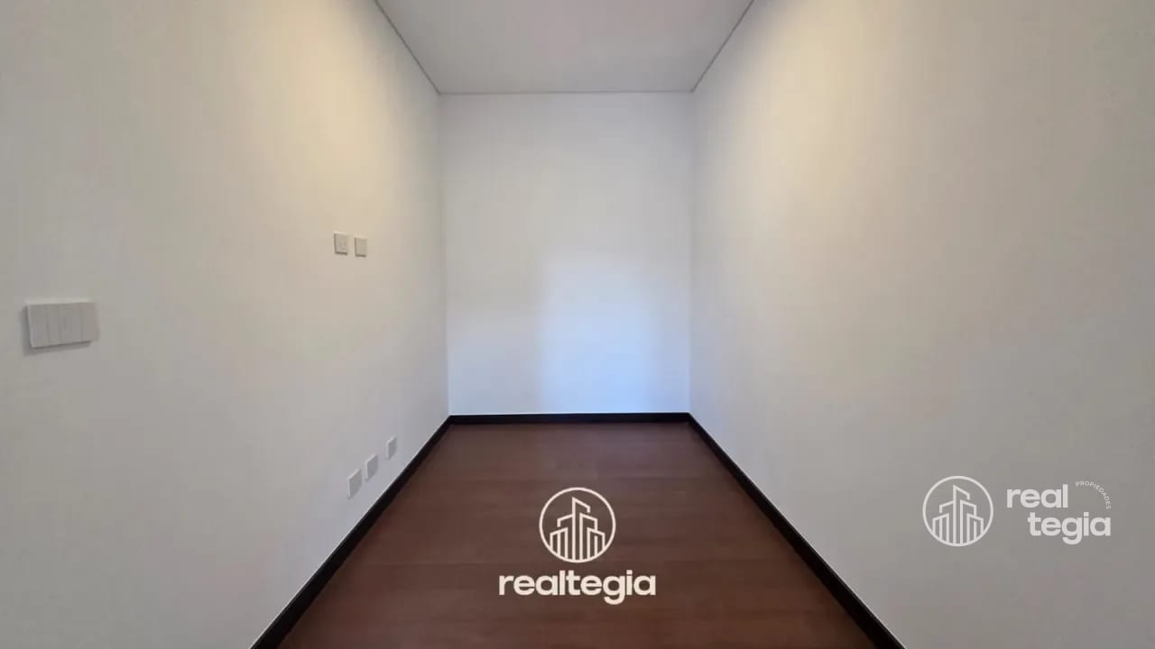 APARTAMENTO NOGALES DE CAYALÁ ZONA 16 — Apartamento en Venta en Zona 16, Guatemala, Ciudad — foto 10 de 17