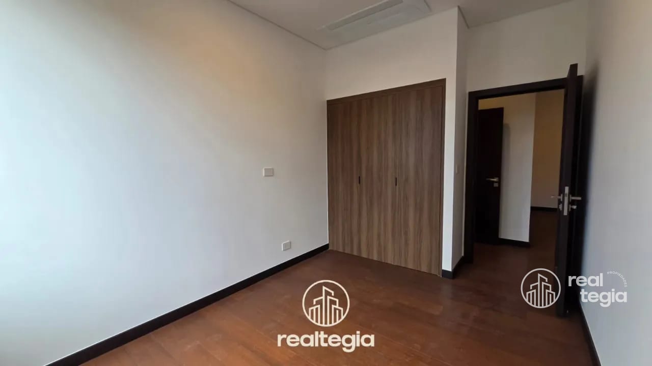APARTAMENTO NOGALES DE CAYALÁ ZONA 16 — Apartamento en Venta en Zona 16, Guatemala, Ciudad — foto 12 de 17