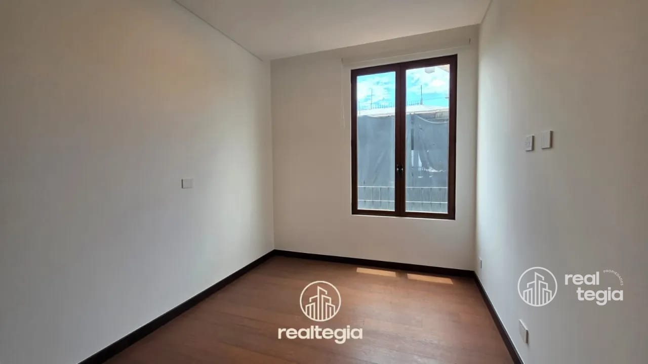 APARTAMENTO NOGALES DE CAYALÁ ZONA 16 — Apartamento en Venta en Zona 16, Guatemala, Ciudad — foto 13 de 17