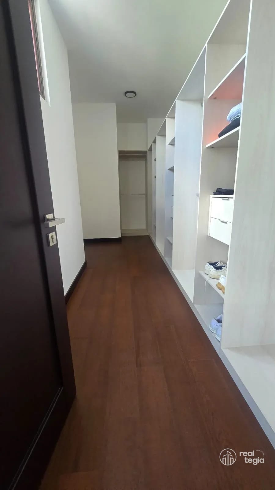 APARTAMENTO NOGALES DE CAYALÁ ZONA 16 — Apartamento en Venta en Zona 16, Guatemala, Ciudad — foto 2 de 11