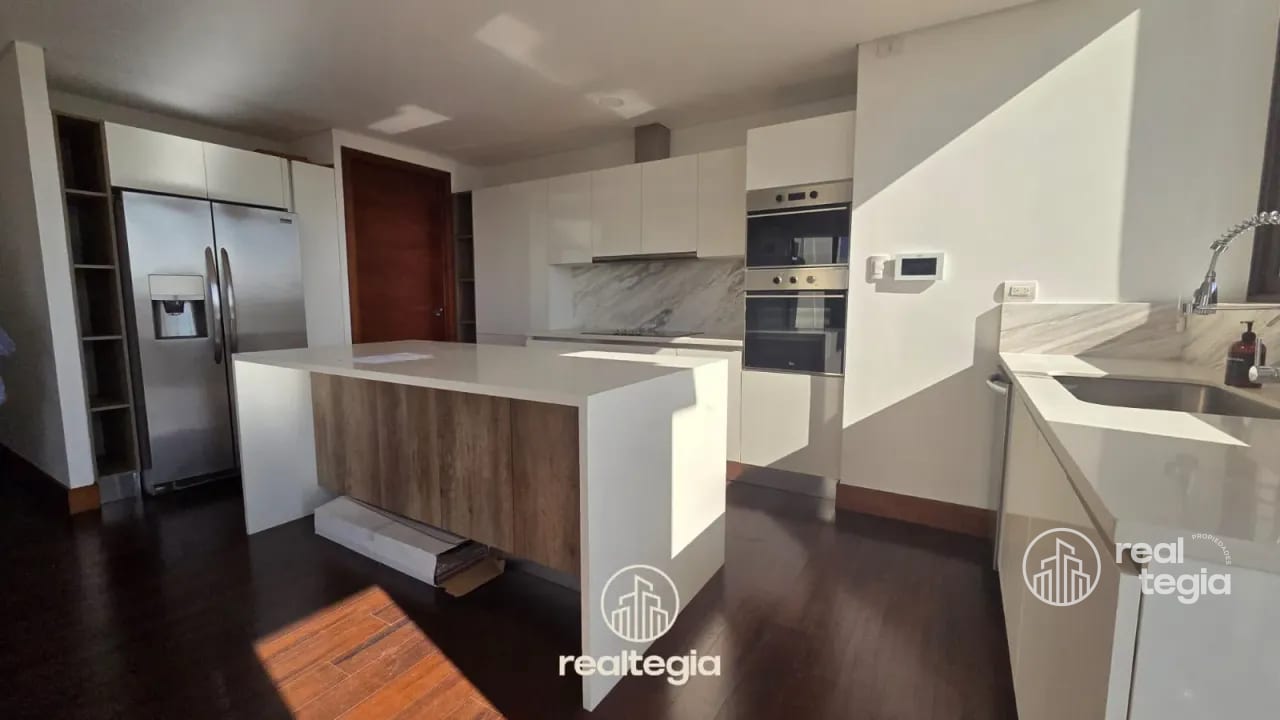 Apartamento Apice II Zona 15 — Apartamento en Alquiler en Ápice II, Zona 15, Guatemala, Ciudad — foto 3 de 12