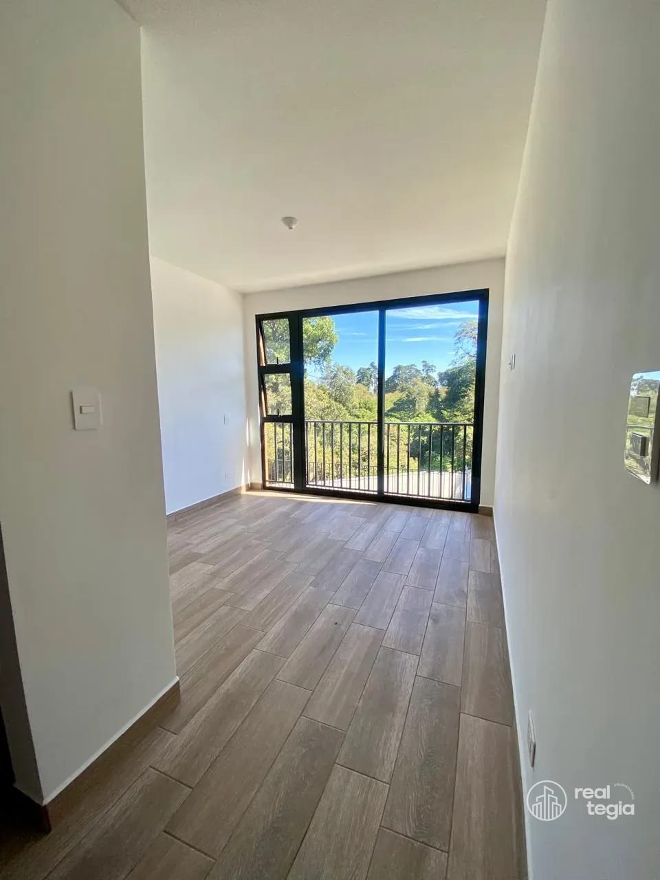 Casa en Laureles de San Isidro Zona 16 — Casa en Venta en San Isidro, Zona 16, Guatemala, Ciudad — foto 1 de 17