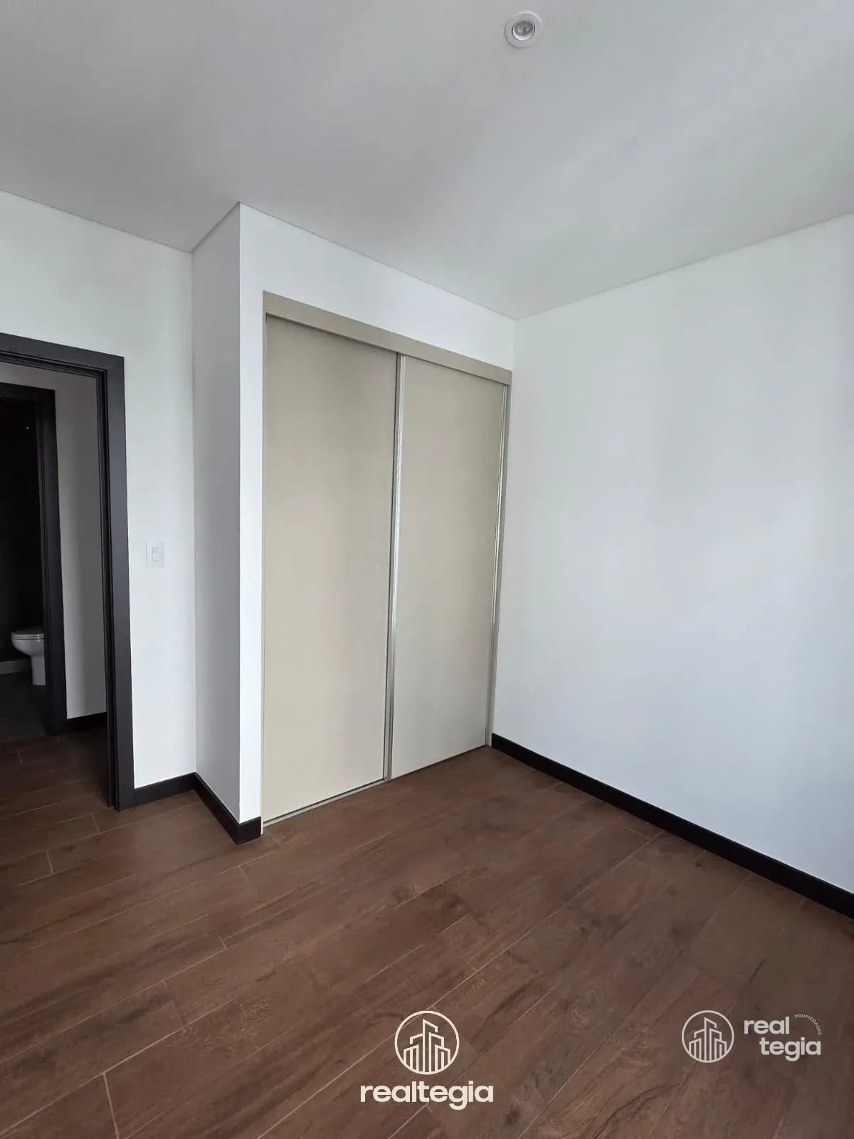 Apartamento en Lirios de Cayalá Zona 16 — Apartamento en Alquiler en Ciudad Cayalá, Zona 16, Guatemala, Ciudad — foto 9 de 16