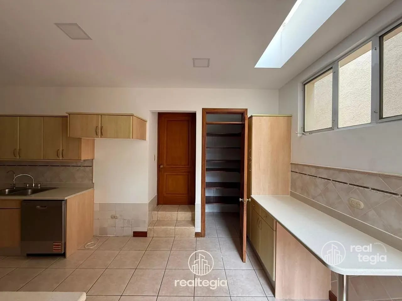 Casa en Portal de Cayala Zona 16 — Casa en Alquiler en Encinos de Cayala, Zona 16, Guatemala, Ciudad — foto 9 de 15