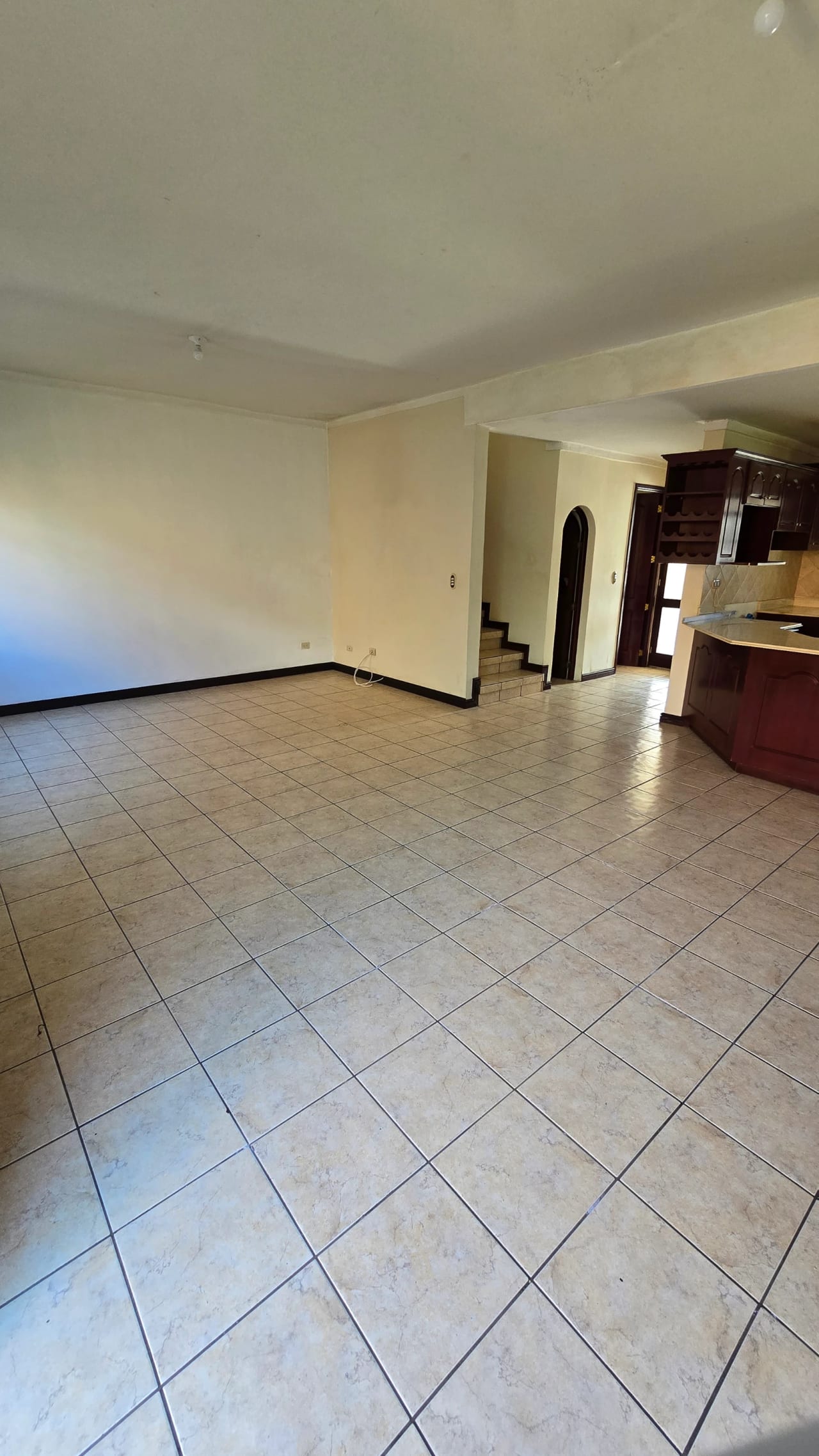 Cómoda casa de dos niveles en Condominio Santa Anita — Casa en Alquiler en km 16-20, Carretera a El Salvador, Guatemala, Ciudad — foto 4 de 13