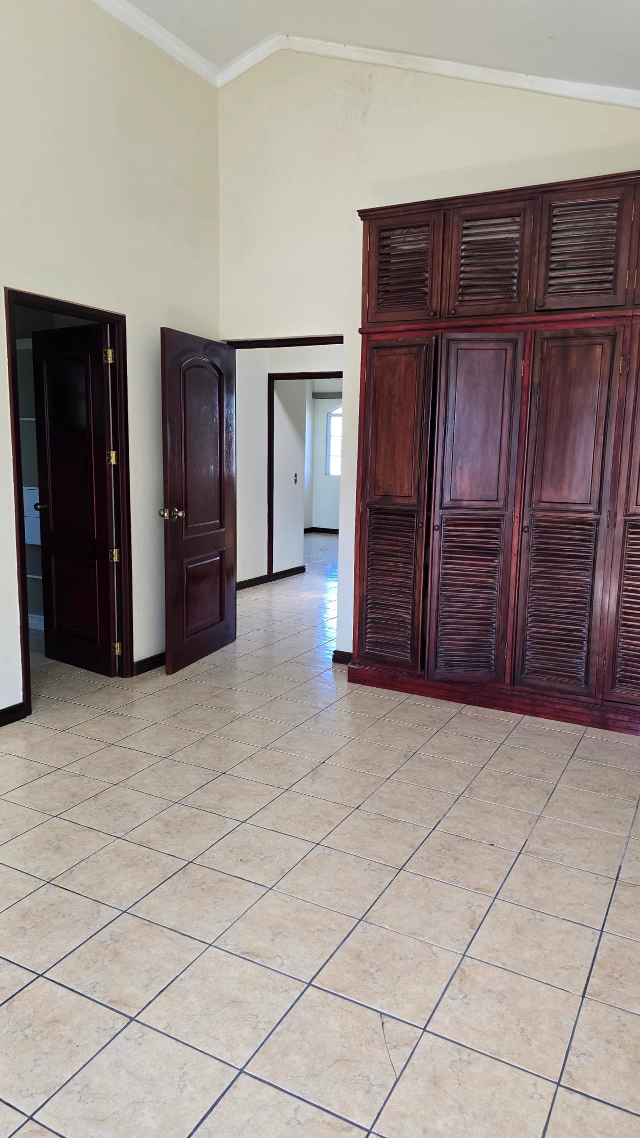 Cómoda casa de dos niveles en Condominio Santa Anita — Casa en Alquiler en km 16-20, Carretera a El Salvador, Guatemala, Ciudad — foto 8 de 13