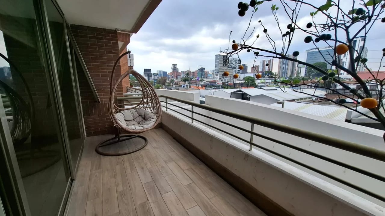 Apartamento en Venta Zona 10 cod.CA36505 - Image 2