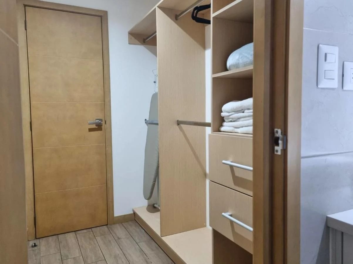 Apartamento Amueblado en Venta Zona 10 cod. CA36515 - Image 5