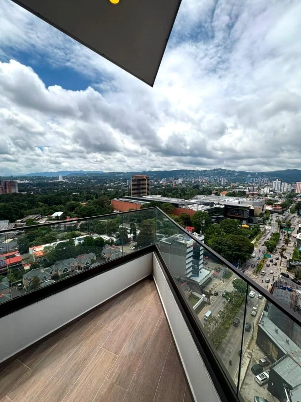 Apartamento en Renta Zona 10 cod.CA36572 — Apartamento en Alquiler en Zona 10, Guatemala, Ciudad — foto 3 de 8