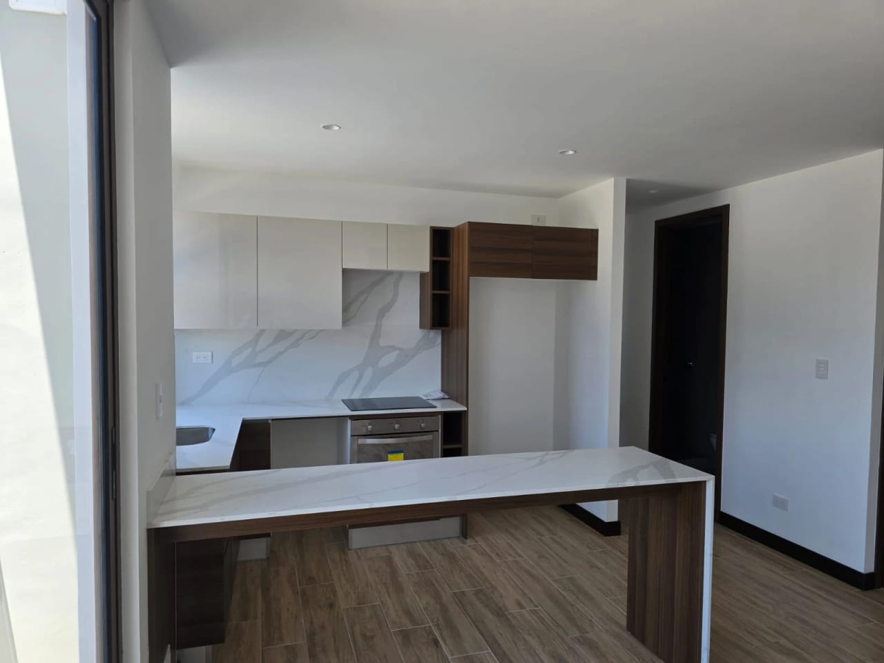 Apartamento en Venta Zona 13 cod.DA36723 - Image 1