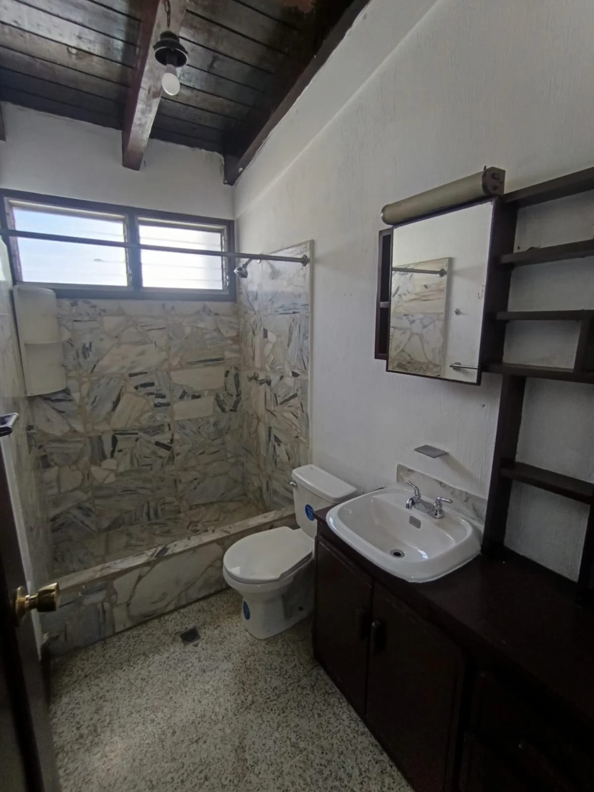 Casa en Renta Zona 10 codigo.CC36931 — Casa en Alquiler en Zona 10, Guatemala, Ciudad — foto 11 de 17
