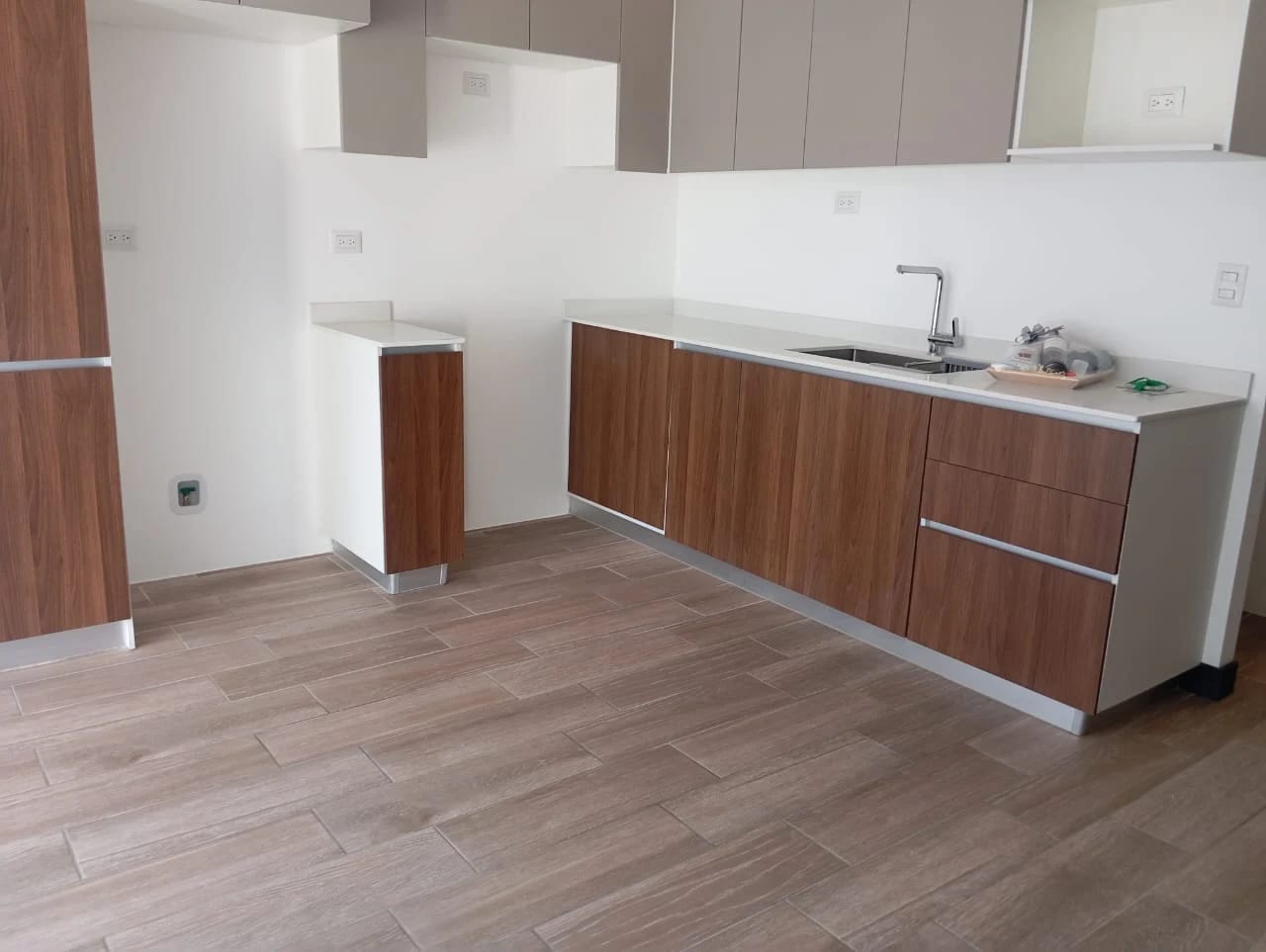 Apartamento en Renta Zona 10 COD.CA36955 — Apartamento en Alquiler en Zona 10, Guatemala, Ciudad — foto 2 de 14