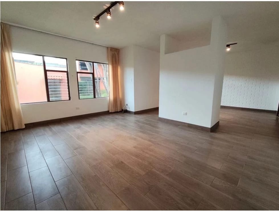 Townhouse en Renta Zona 15 cod.CC37021 — Casa en Alquiler en Zona 15, Guatemala, Ciudad — foto 1 de 17