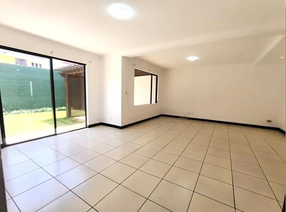 Casa en Venta Km. 16.5 Entrada a Olmeca COD. DA37024 — Casa en Venta en Carretera a El Salvador, Guatemala, Ciudad — foto 1 de 17