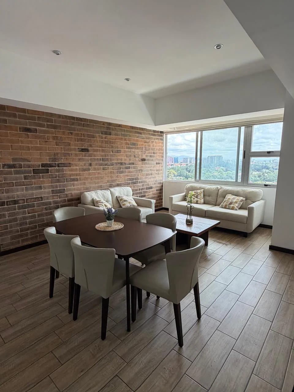 Apartamento en Venta Zona 10 cod.DA37077 — Apartamento en Venta en Zona 10, Guatemala, Ciudad — foto 1 de 10
